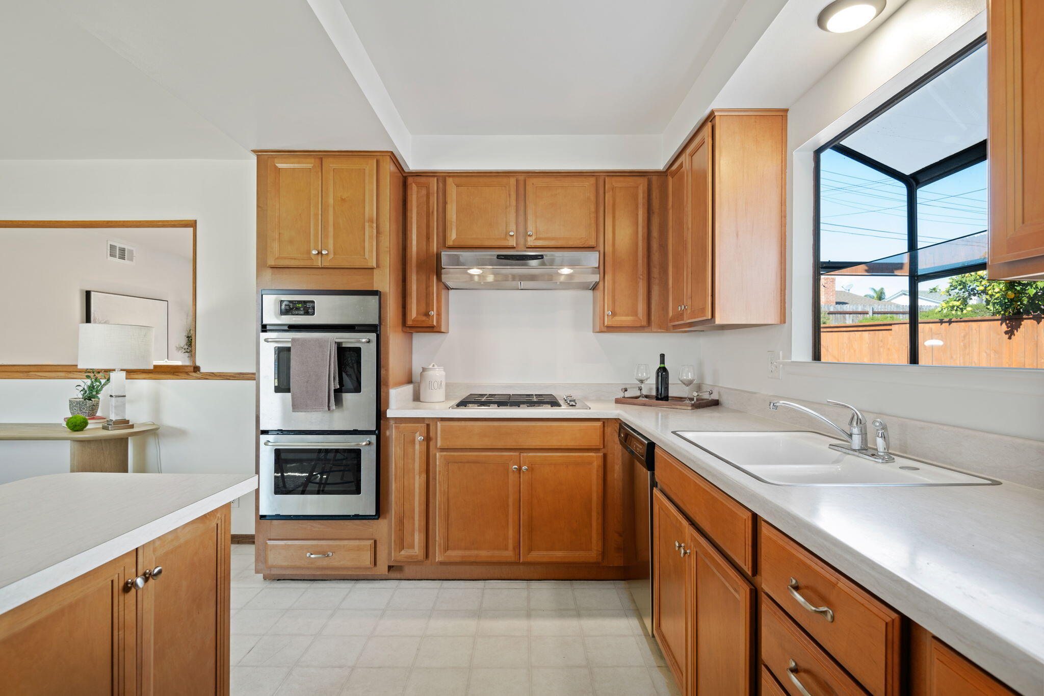 Goleta, California 93117, United States, 3 Bedrooms Bedrooms, ,2 BathroomsBathrooms,Residential,Pending,5584