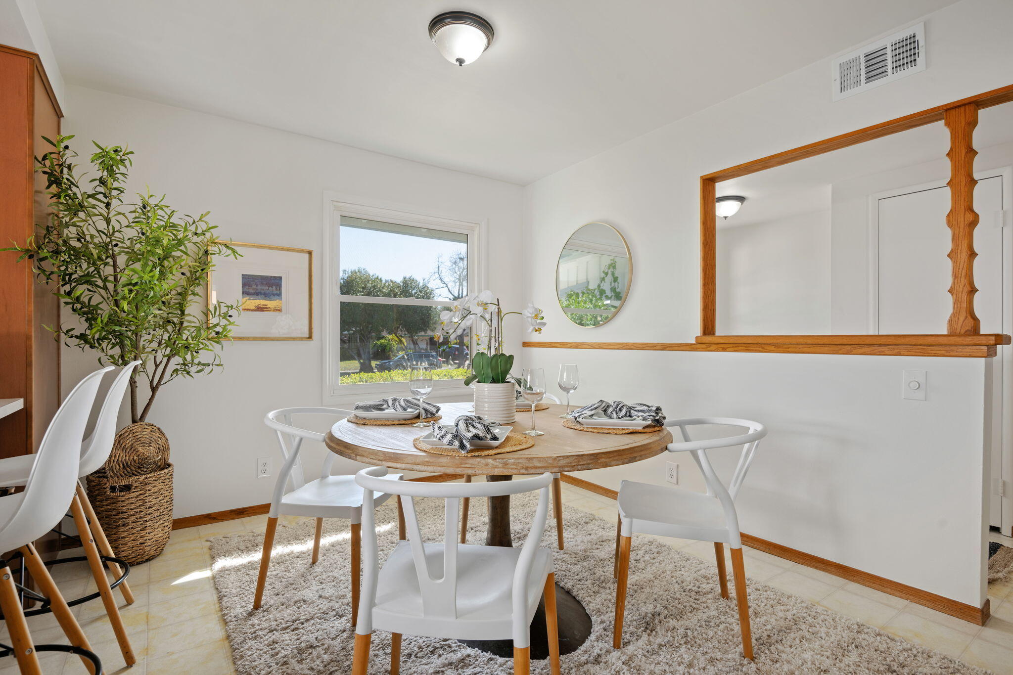 Goleta, California 93117, United States, 3 Bedrooms Bedrooms, ,2 BathroomsBathrooms,Residential,Pending,5584