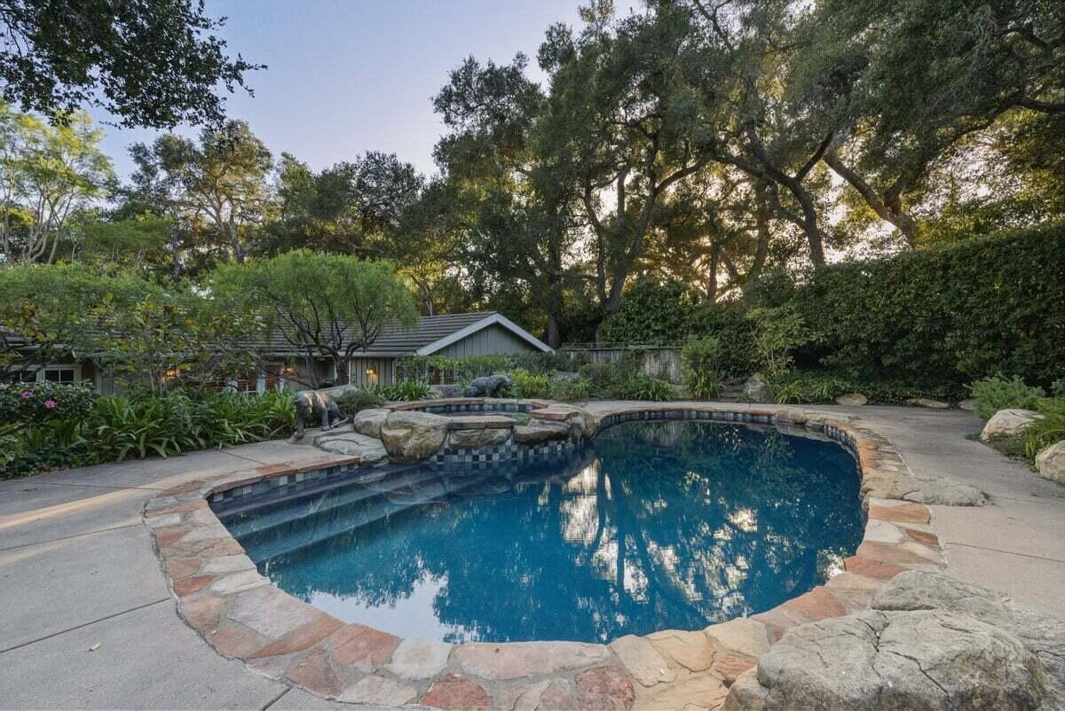 Montecito, California 93108, United States, 4 Bedrooms Bedrooms, ,4 BathroomsBathrooms,Residential,Active,241449