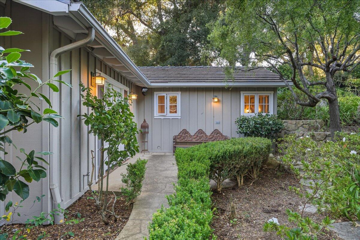 Montecito, California 93108, United States, 4 Bedrooms Bedrooms, ,4 BathroomsBathrooms,Residential,Active,241449