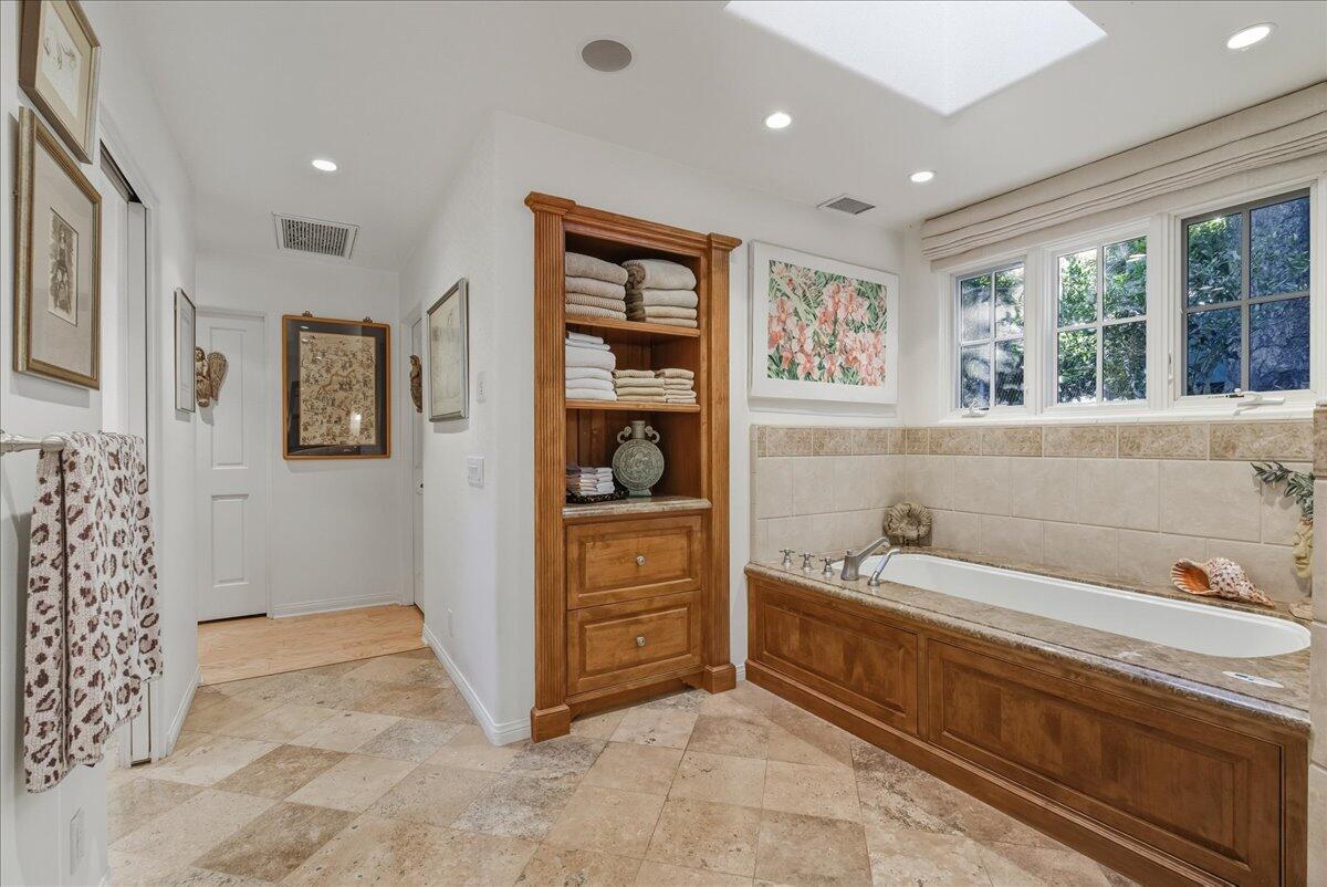 Montecito, California 93108, United States, 4 Bedrooms Bedrooms, ,4 BathroomsBathrooms,Residential,Active,241449