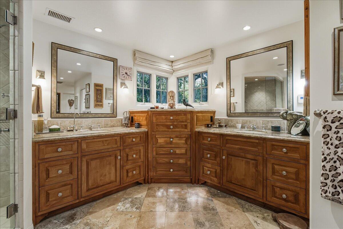 Montecito, California 93108, United States, 4 Bedrooms Bedrooms, ,4 BathroomsBathrooms,Residential,Active,241449