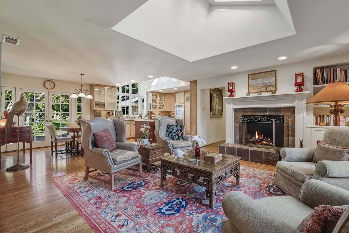 Montecito, California 93108, United States, 4 Bedrooms Bedrooms, ,4 BathroomsBathrooms,Residential,Active,241449