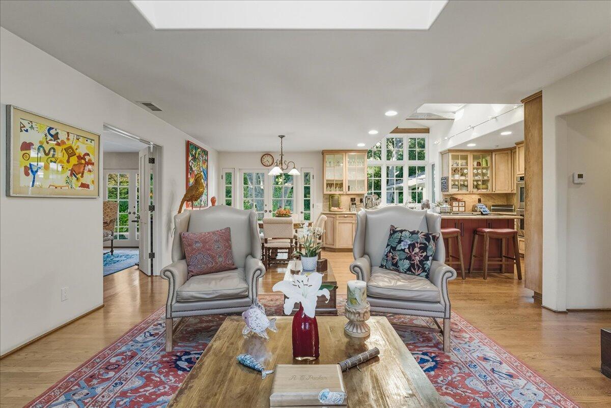 Montecito, California 93108, United States, 4 Bedrooms Bedrooms, ,4 BathroomsBathrooms,Residential,Active,241449