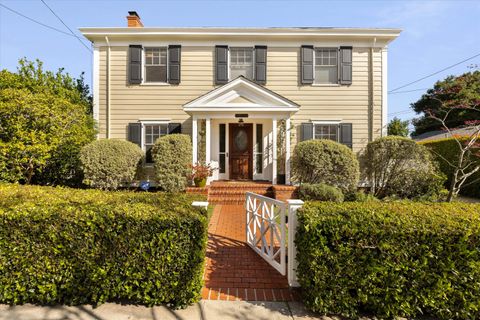 Photo of 22 E Islay Street, SANTA BARBARA, CA 93101 (MLS # 26-1114)