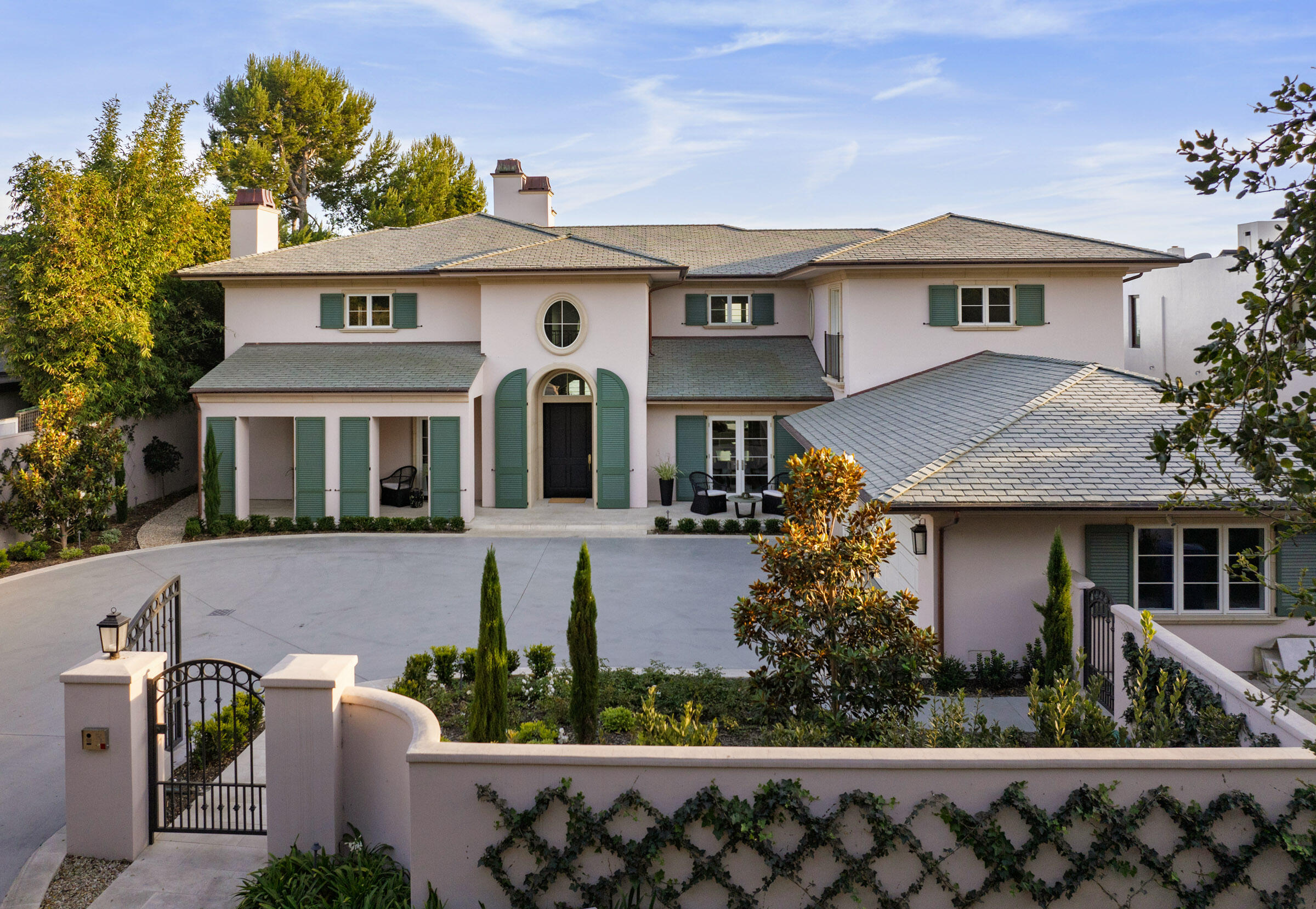 Santa Barbara, California 93108, United States, 5 Bedrooms Bedrooms, ,6 BathroomsBathrooms,Residential,Active,31792