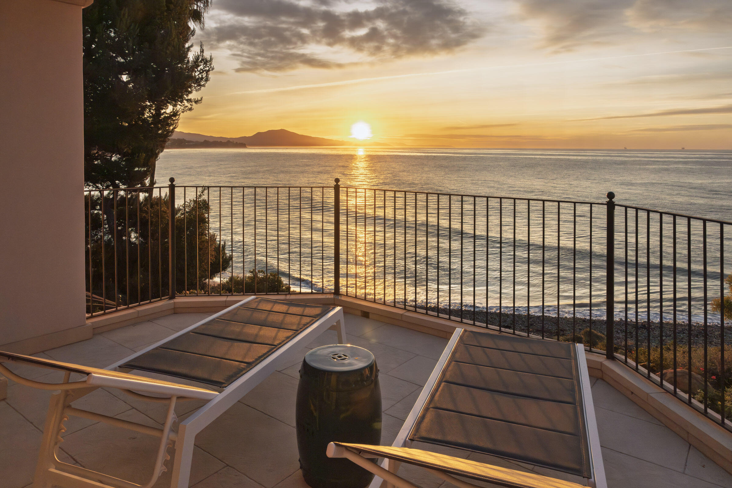 Santa Barbara, California 93108, United States, 5 Bedrooms Bedrooms, ,6 BathroomsBathrooms,Residential,Active,31792