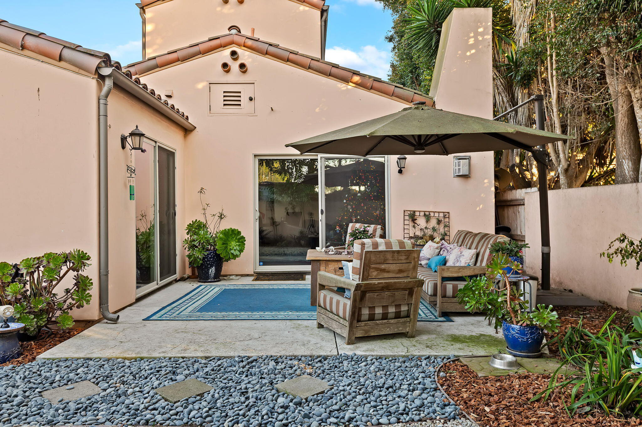 Carpinteria, California 93013, United States, 3 Bedrooms Bedrooms, ,3 BathroomsBathrooms,Residential,Active,33530