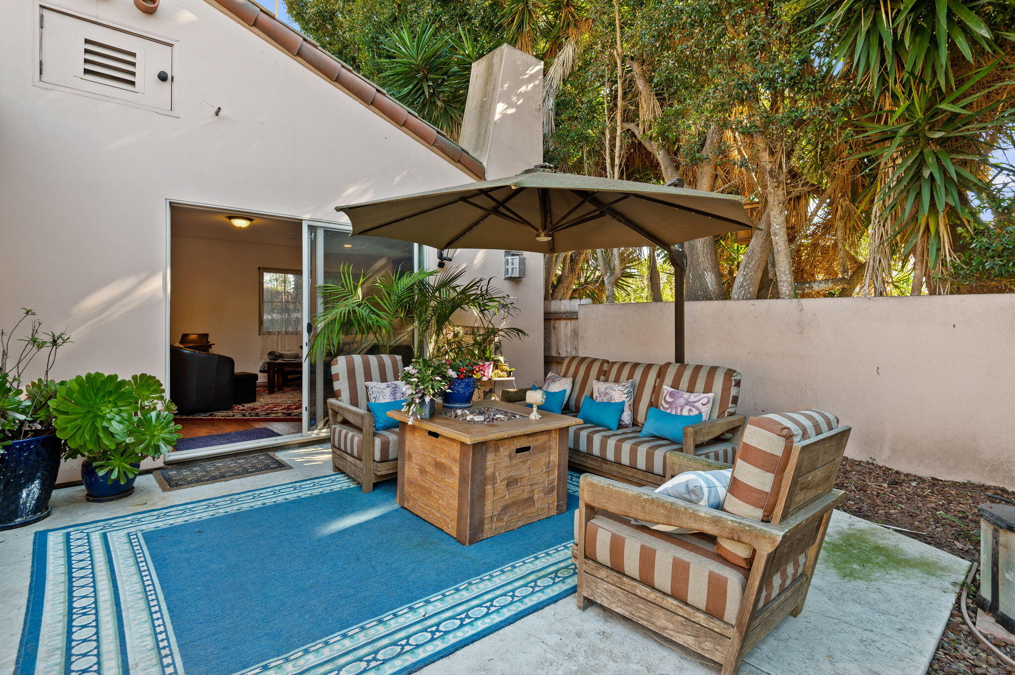 Carpinteria, California 93013, United States, 3 Bedrooms Bedrooms, ,3 BathroomsBathrooms,Residential,Active,33530