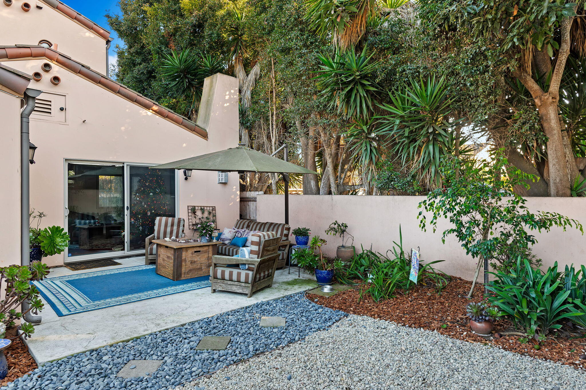 Carpinteria, California 93013, United States, 3 Bedrooms Bedrooms, ,3 BathroomsBathrooms,Residential,Active,33530