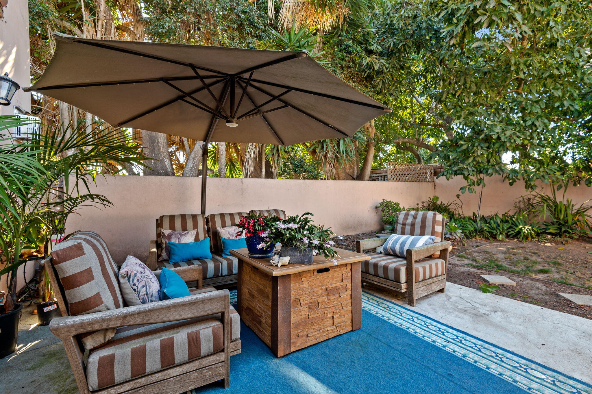 Carpinteria, California 93013, United States, 3 Bedrooms Bedrooms, ,3 BathroomsBathrooms,Residential,Active,33530