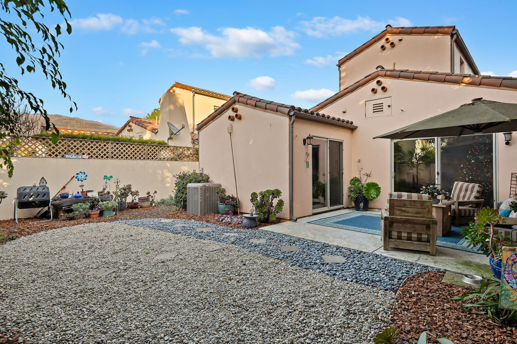 Carpinteria, California 93013, United States, 3 Bedrooms Bedrooms, ,3 BathroomsBathrooms,Residential,Active,33530