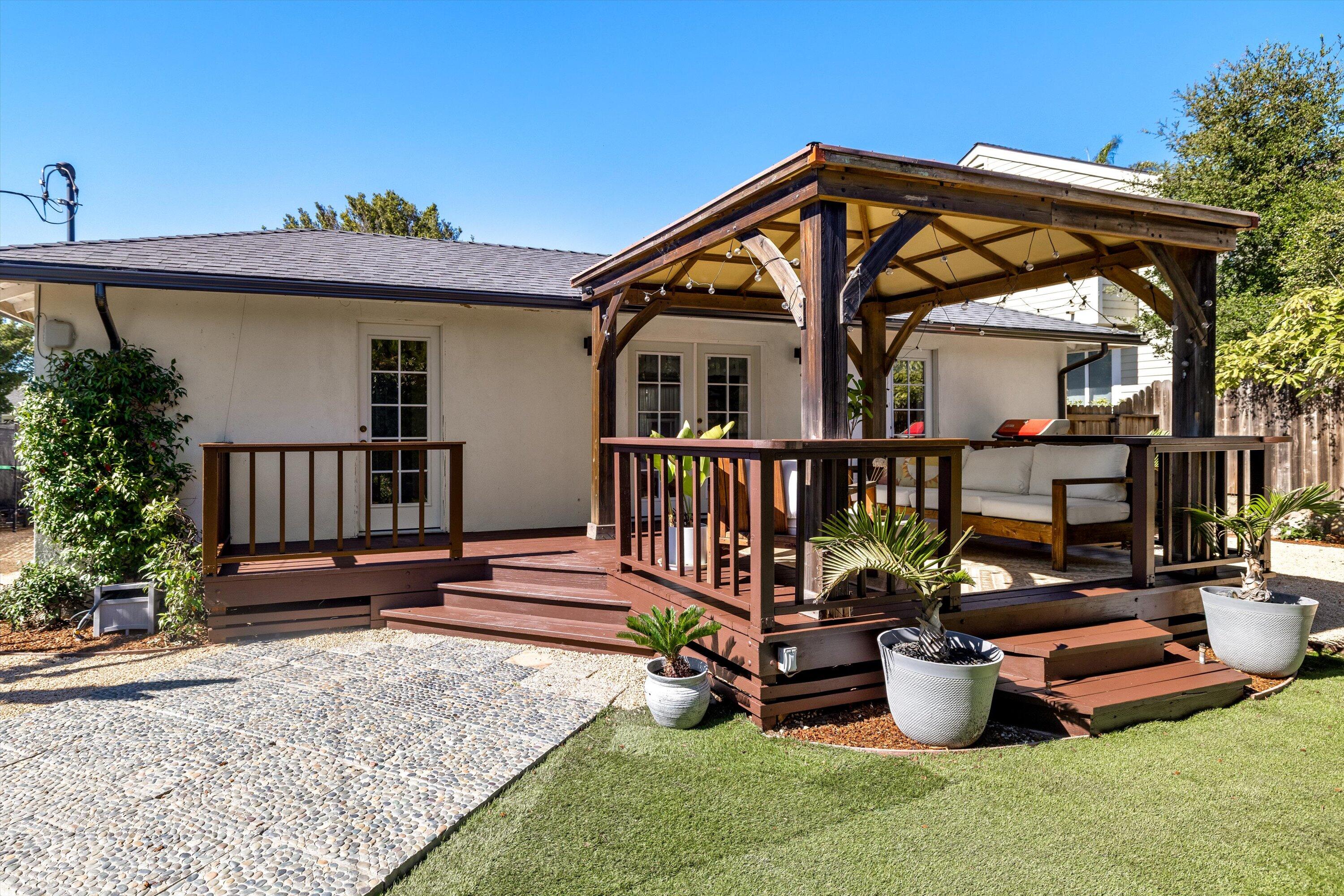 Santa Barbara, California 93109, United States, 3 Bedrooms Bedrooms, ,1 BathroomBathrooms,Residential,Active,230885