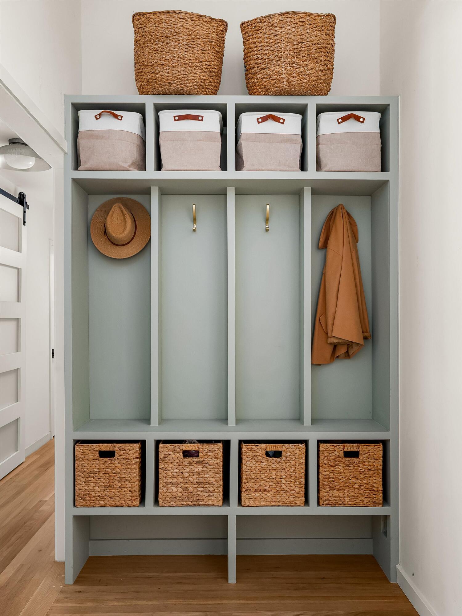 Santa Barbara, California 93109, United States, 3 Bedrooms Bedrooms, ,1 BathroomBathrooms,Residential,Active,230885