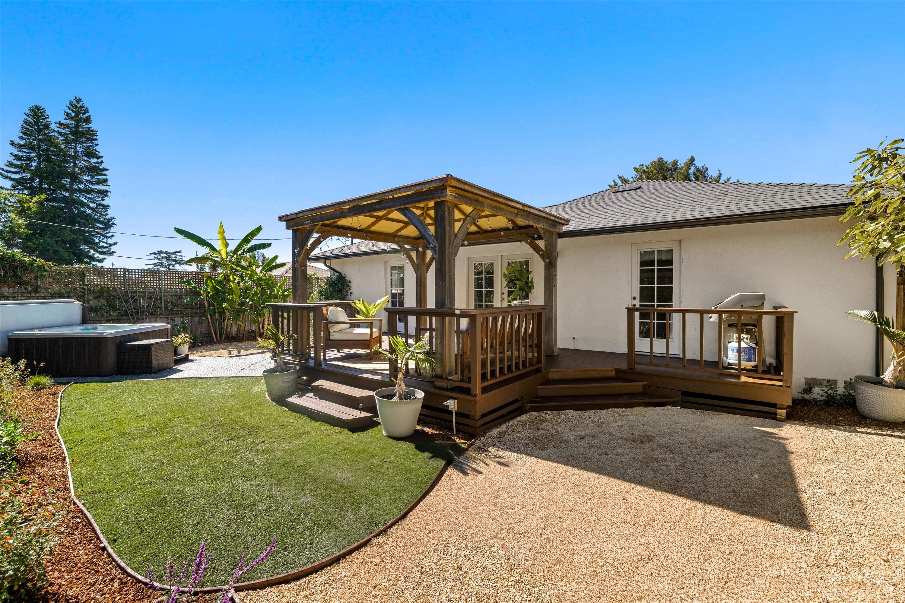 Santa Barbara, California 93109, United States, 3 Bedrooms Bedrooms, ,1 BathroomBathrooms,Residential,Active,230885