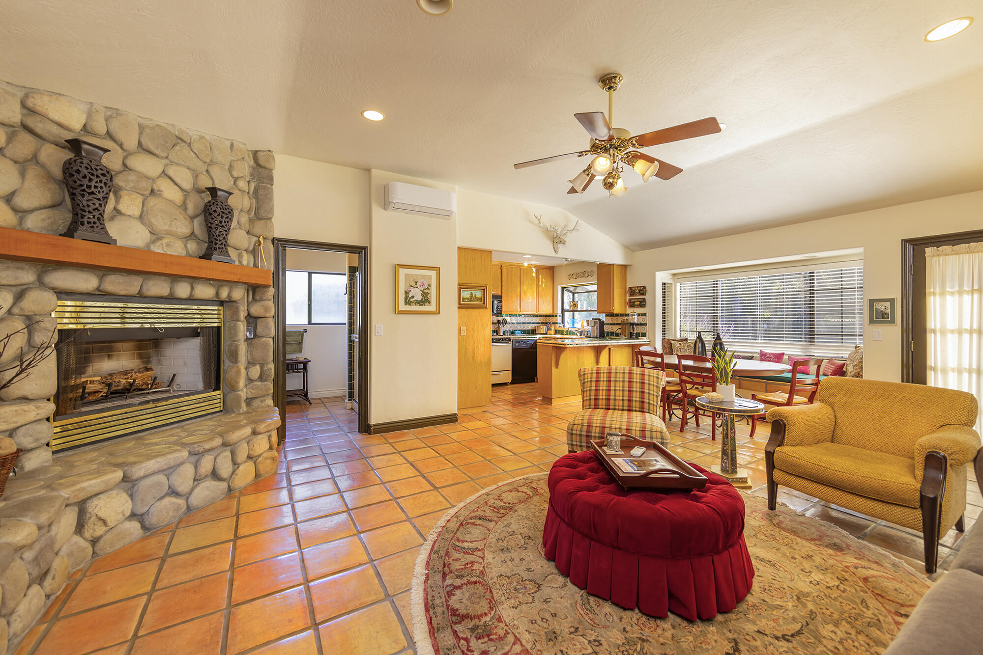 Ojai, California 93023, United States, 4 Bedrooms Bedrooms, ,5 BathroomsBathrooms,Residential,Active,192754