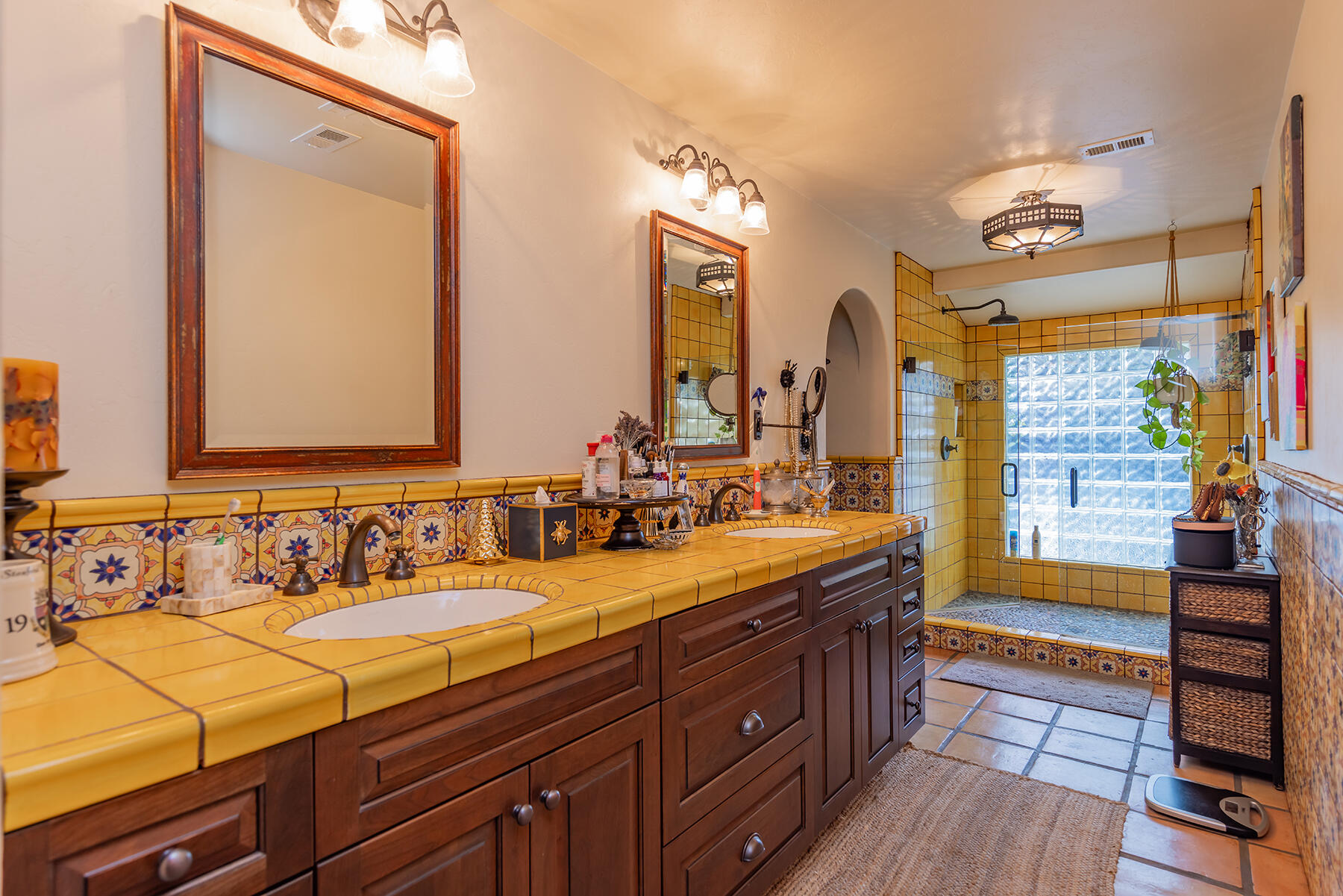 Ojai, California 93023, United States, 4 Bedrooms Bedrooms, ,5 BathroomsBathrooms,Residential,Active,192754