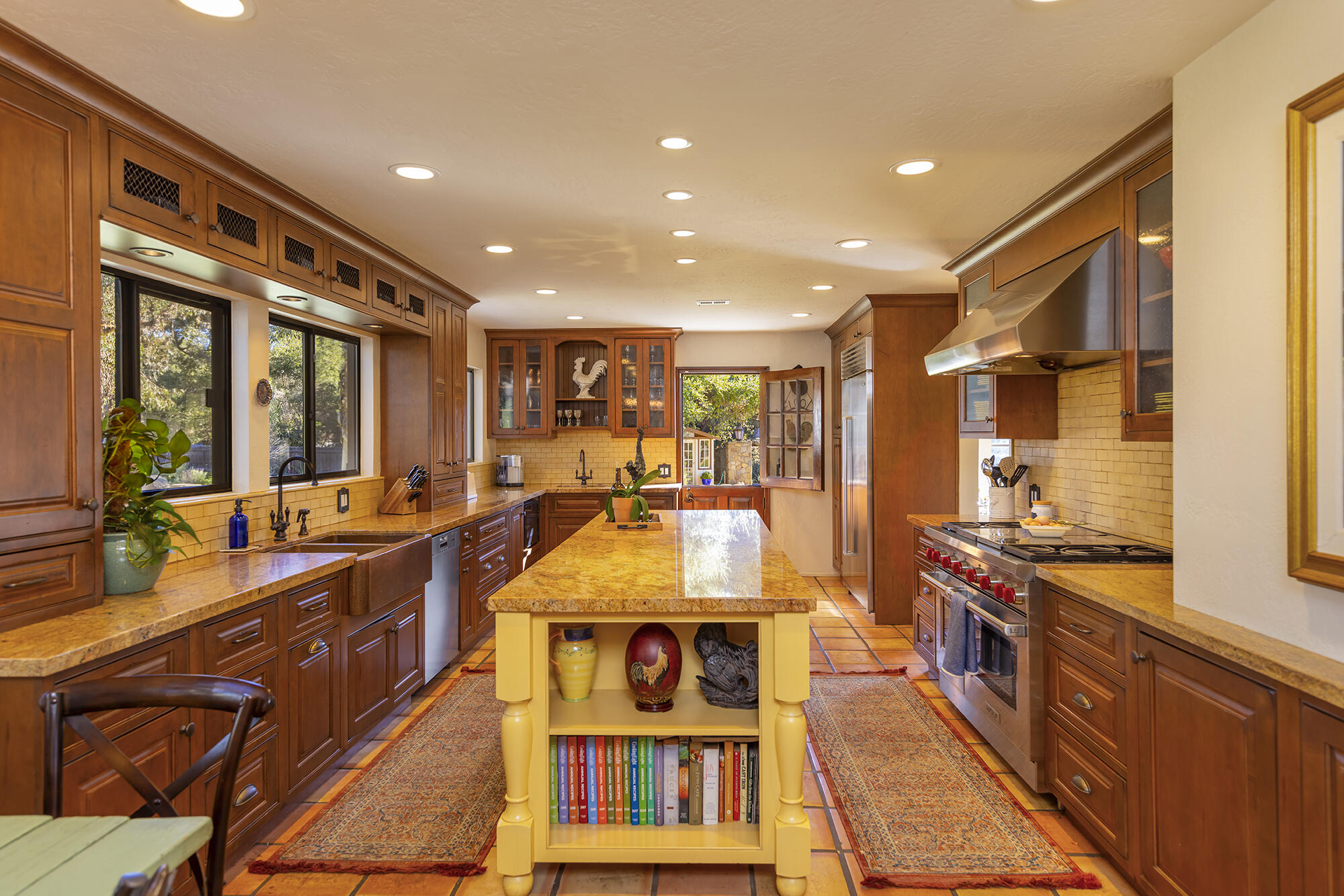 Ojai, California 93023, United States, 4 Bedrooms Bedrooms, ,5 BathroomsBathrooms,Residential,Active,192754