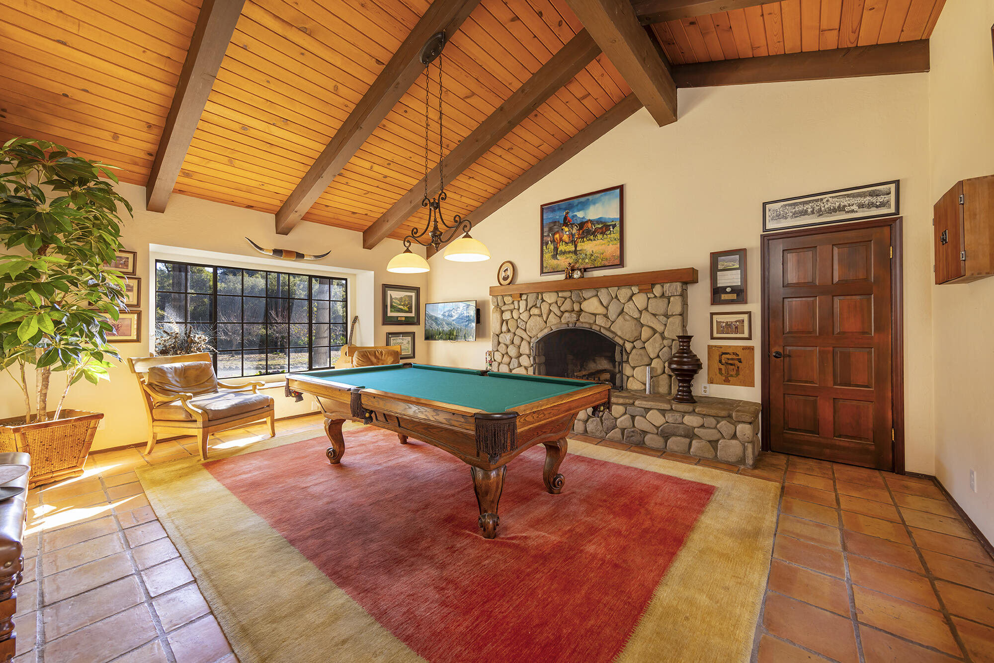 Ojai, California 93023, United States, 4 Bedrooms Bedrooms, ,5 BathroomsBathrooms,Residential,Active,192754
