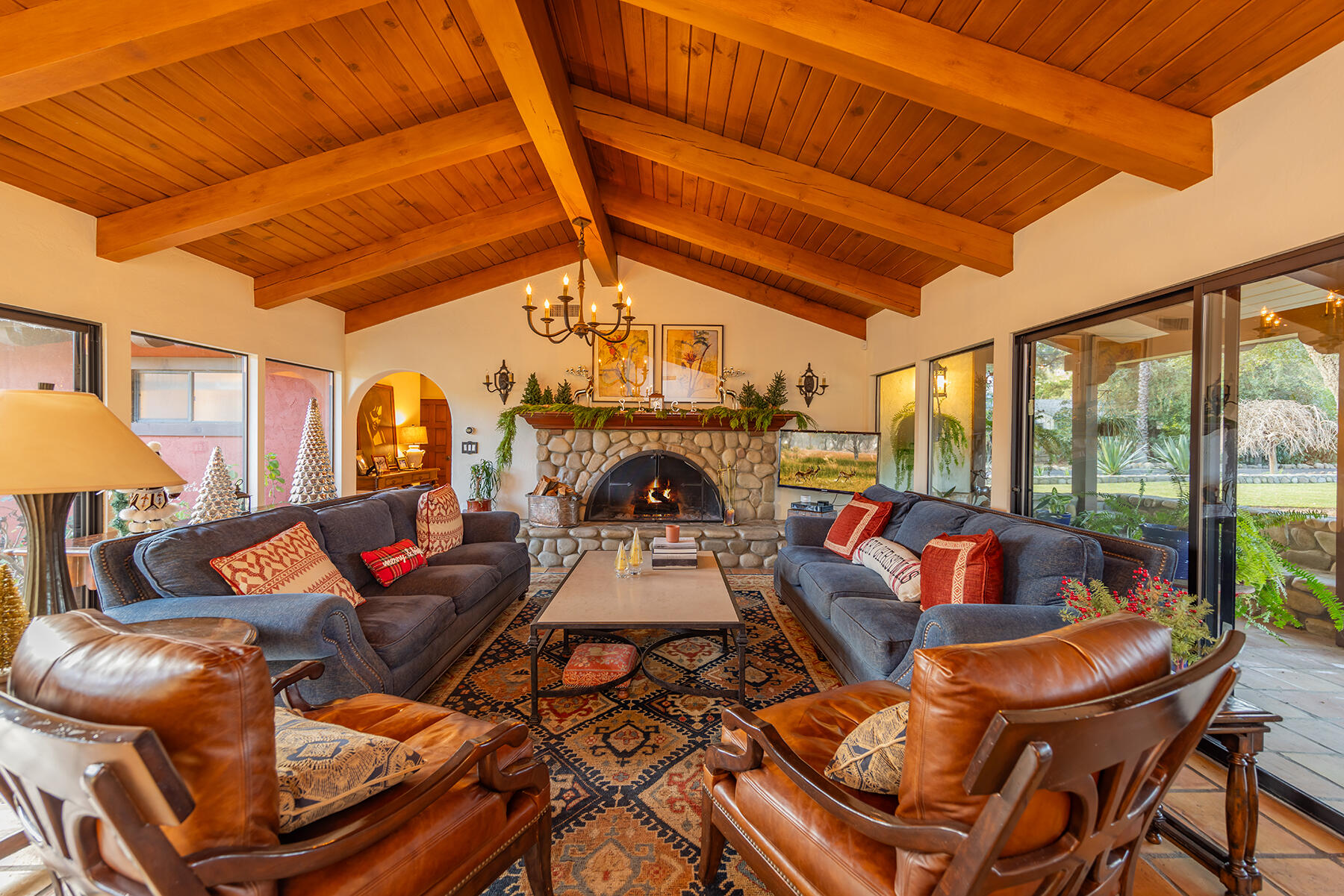 Ojai, California 93023, United States, 4 Bedrooms Bedrooms, ,5 BathroomsBathrooms,Residential,Active,192754