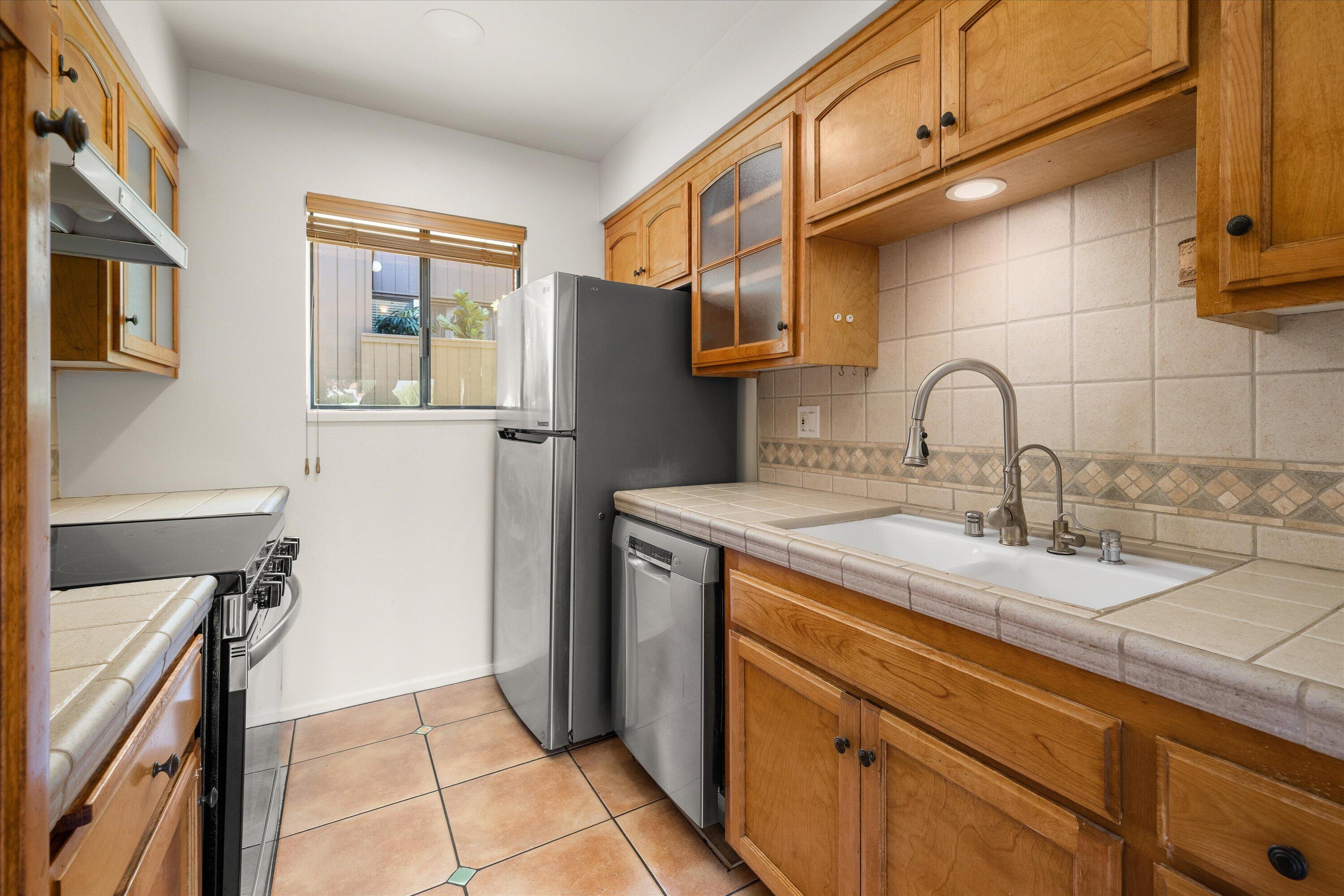 986 Miramonte Drive 1