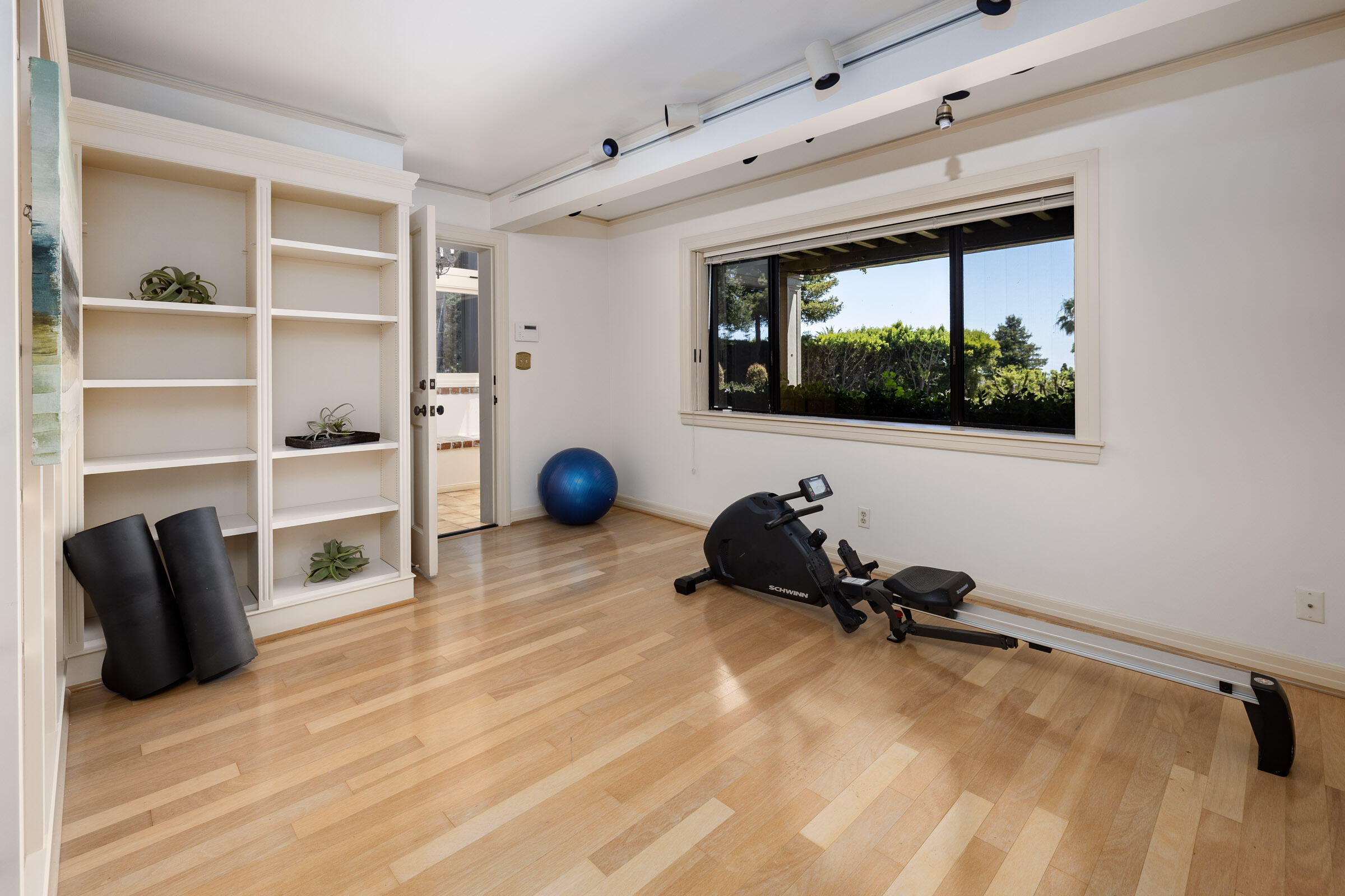 Montecito, California 93108, United States, 4 Bedrooms Bedrooms, ,6 BathroomsBathrooms,Residential,Active,92717