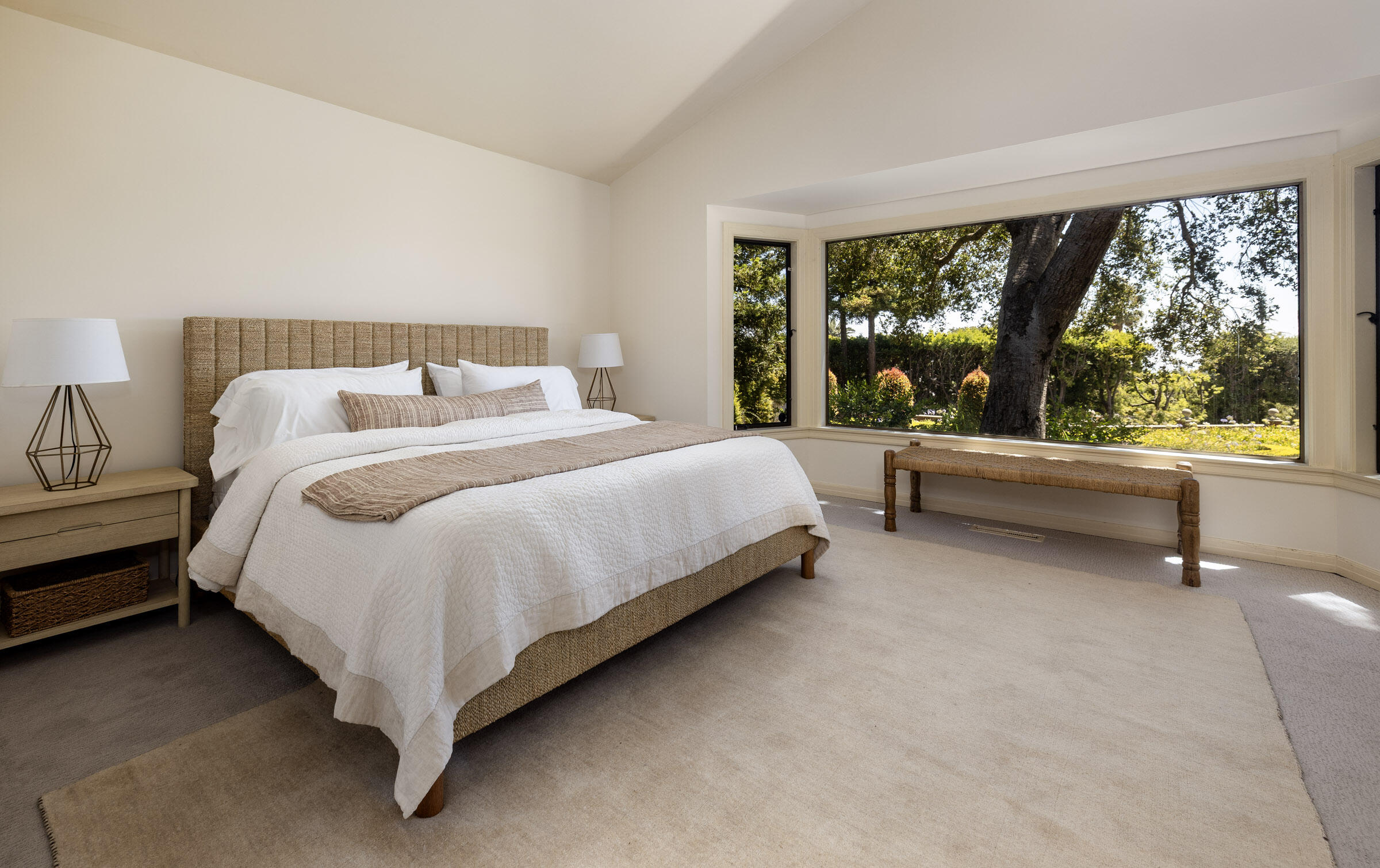 Montecito, California 93108, United States, 4 Bedrooms Bedrooms, ,6 BathroomsBathrooms,Residential,Active,92717