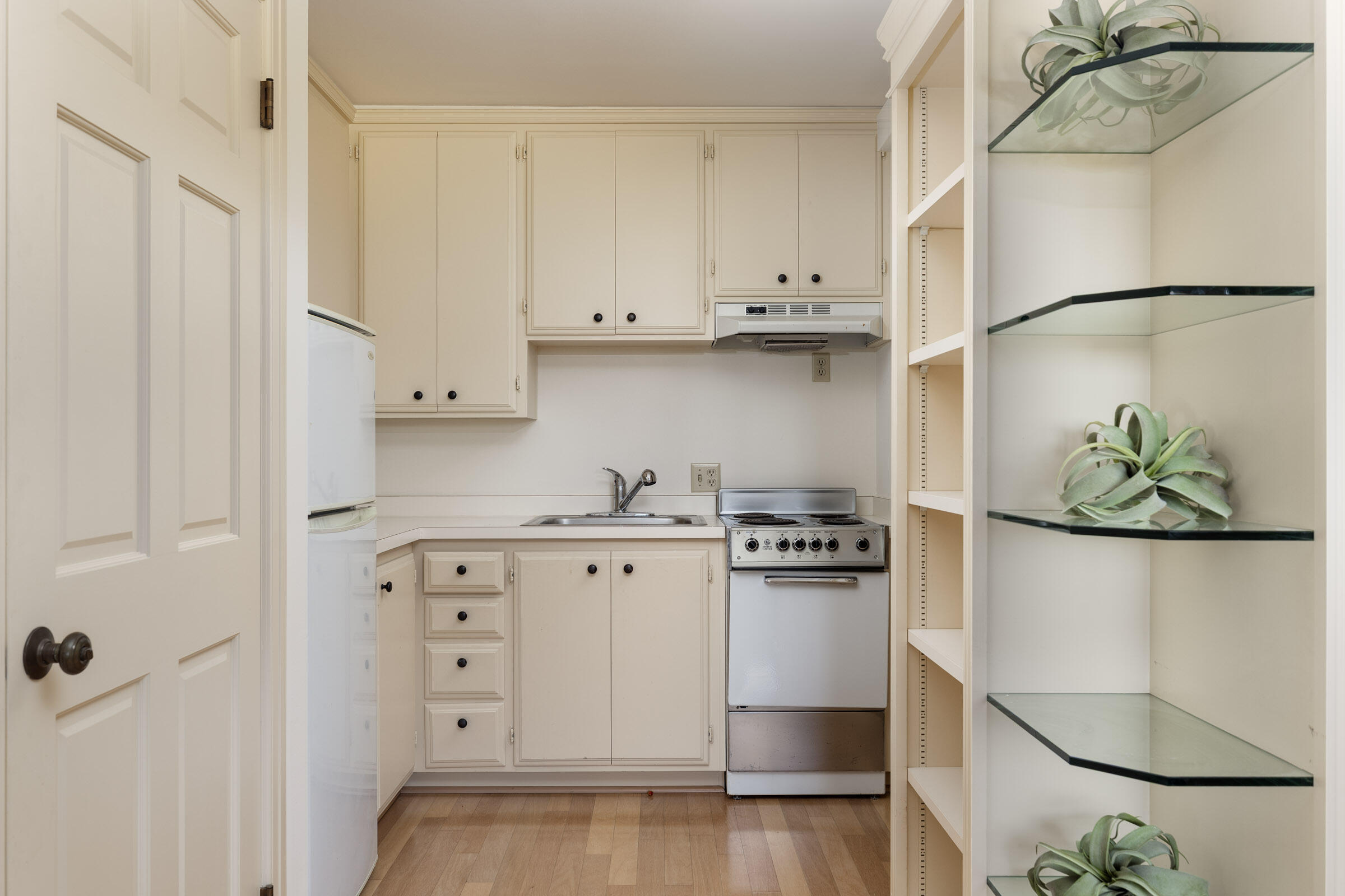 Montecito, California 93108, United States, 4 Bedrooms Bedrooms, ,6 BathroomsBathrooms,Residential,Active,92717