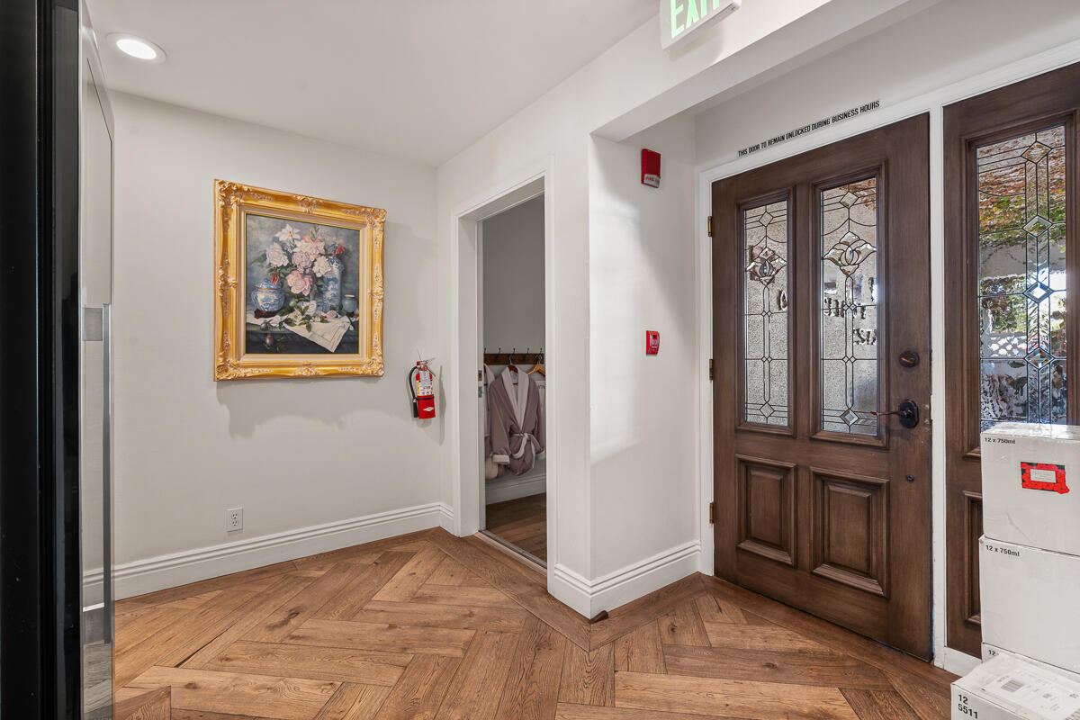 Solvang, California 93463, United States, ,Commercial,Active,92699