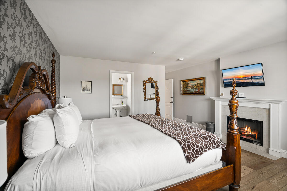 Solvang, California 93463, United States, ,Commercial,Active,92699