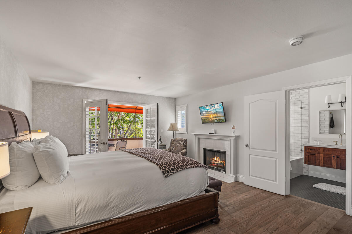 Solvang, California 93463, United States, ,Commercial,Active,92699