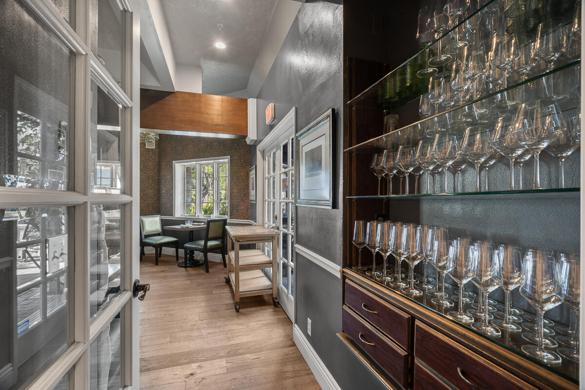 Solvang, California 93463, United States, ,Commercial,Active,92699