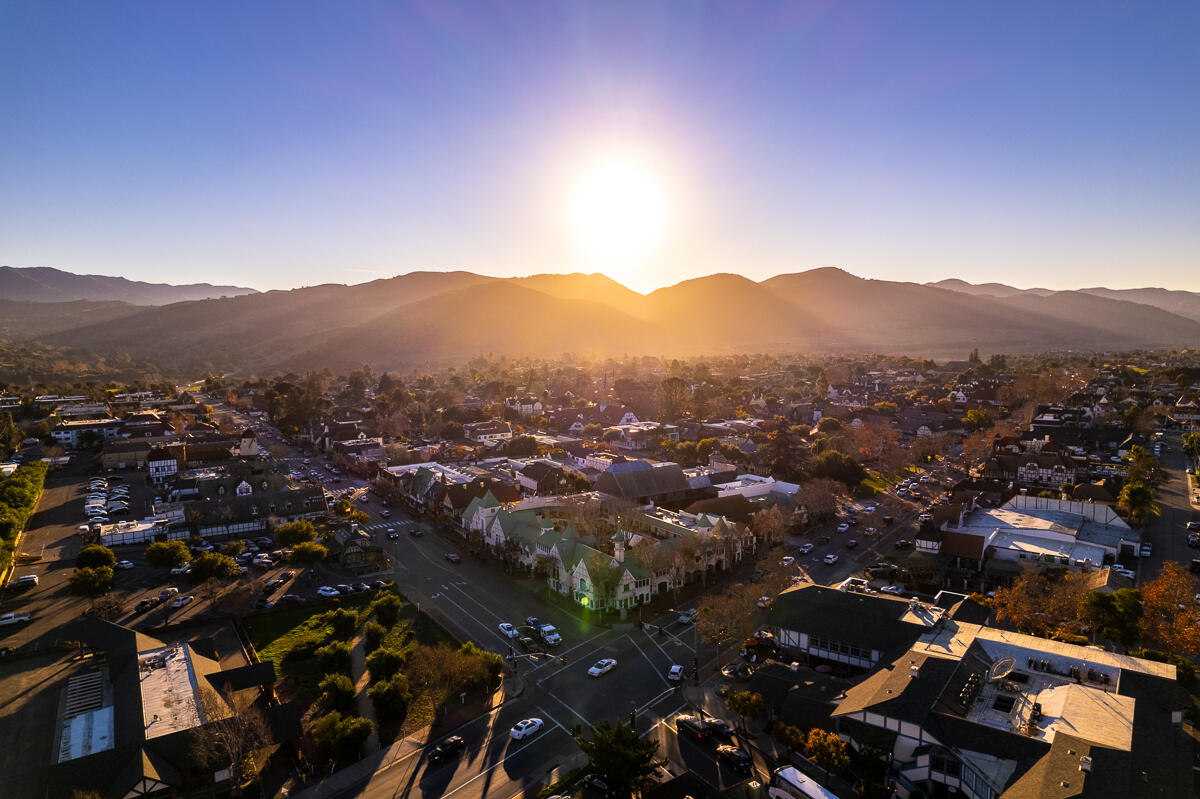 Solvang, California 93463, United States, ,Commercial,Active,92699