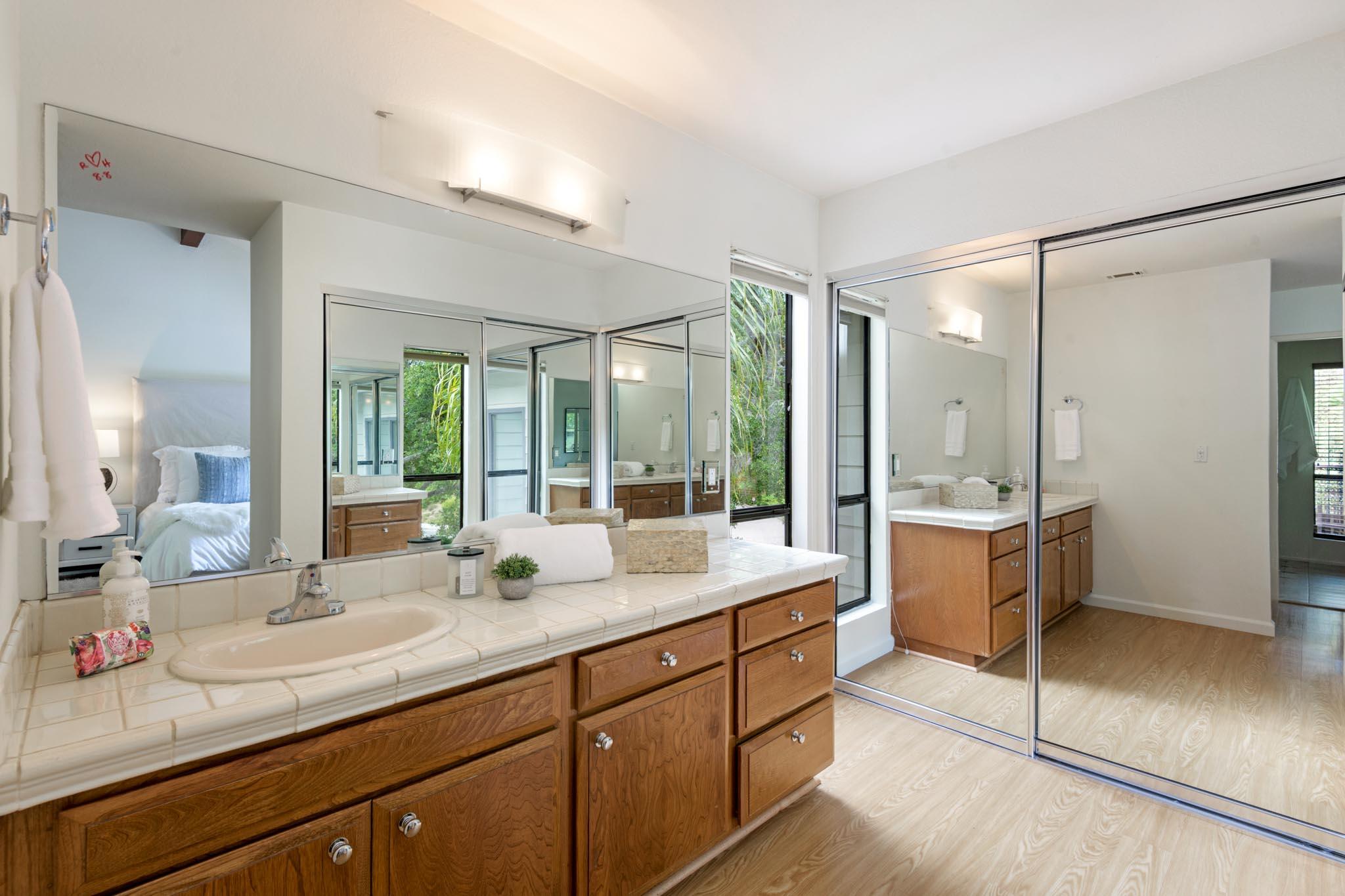 Santa Barbara, California 93105, United States, 3 Bedrooms Bedrooms, ,2 BathroomsBathrooms,Residential,Active,180206