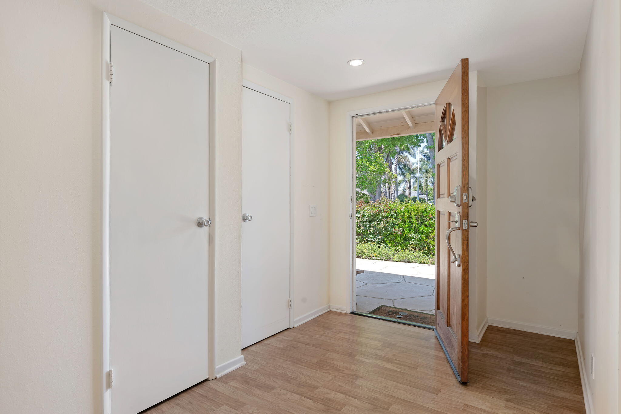 5549 Huntington Drive