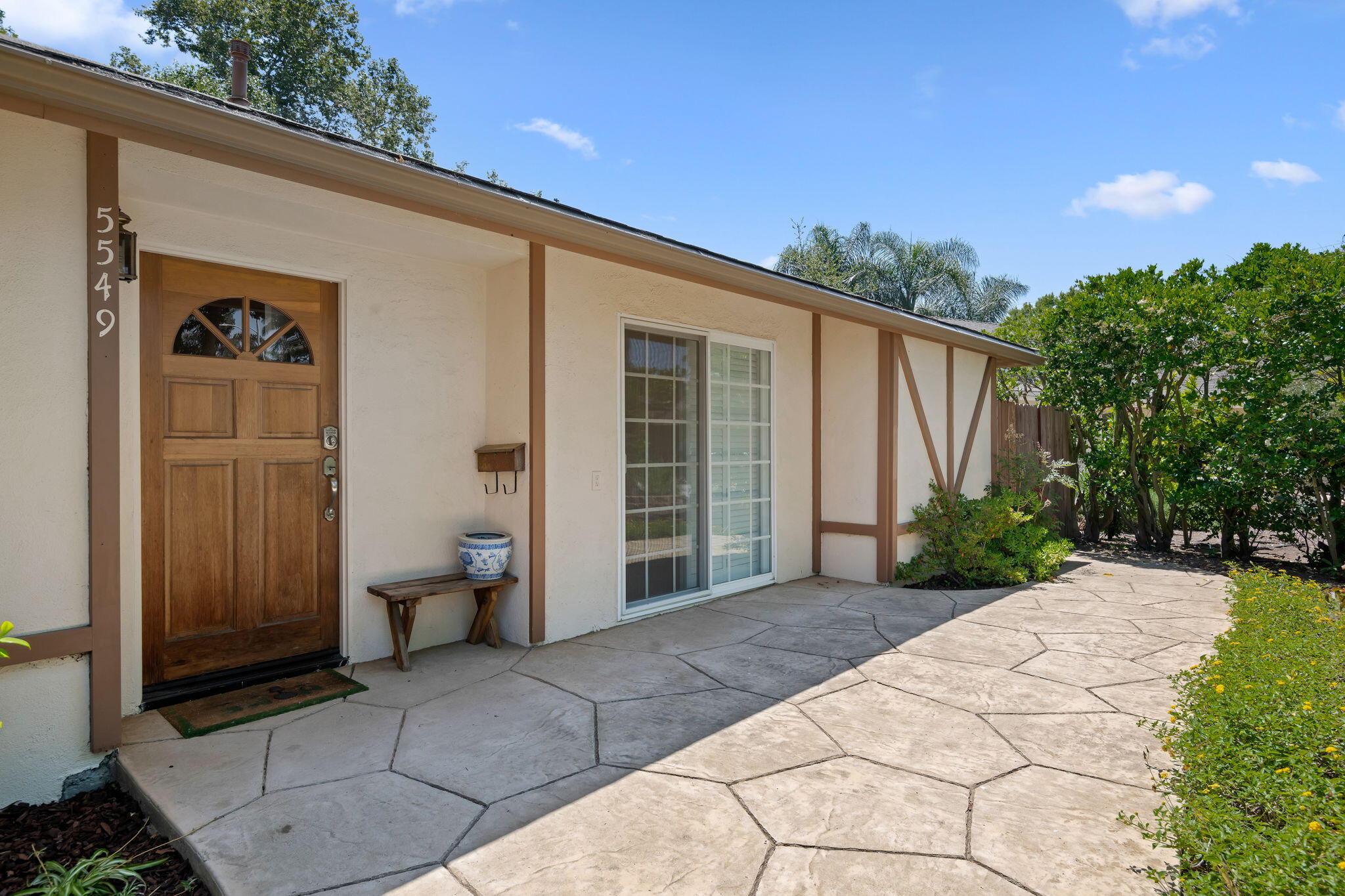 5549 Huntington Drive