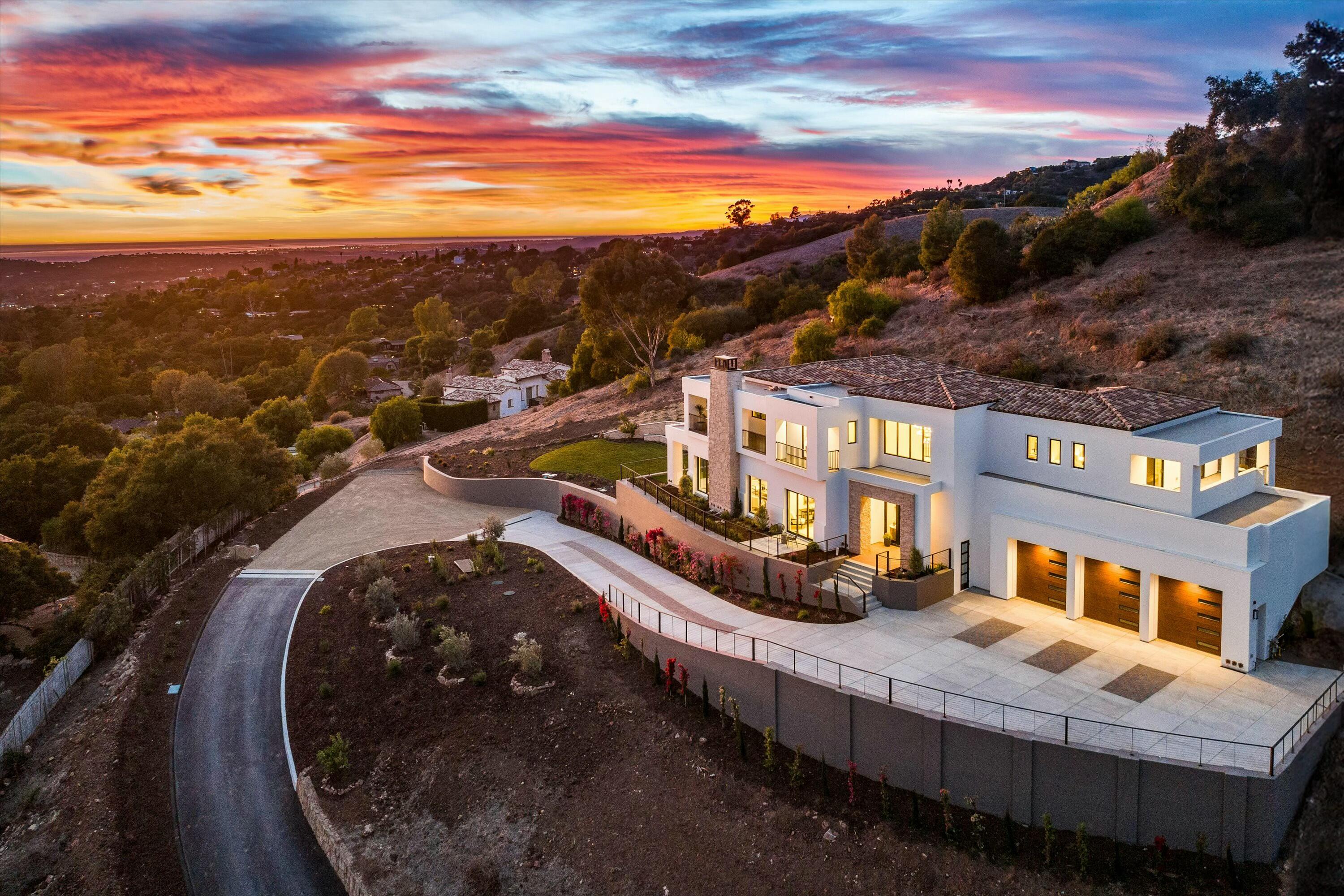 Santa Barbara, California 93105, United States, 4 Bedrooms Bedrooms, ,4 BathroomsBathrooms,Residential,Active,20220