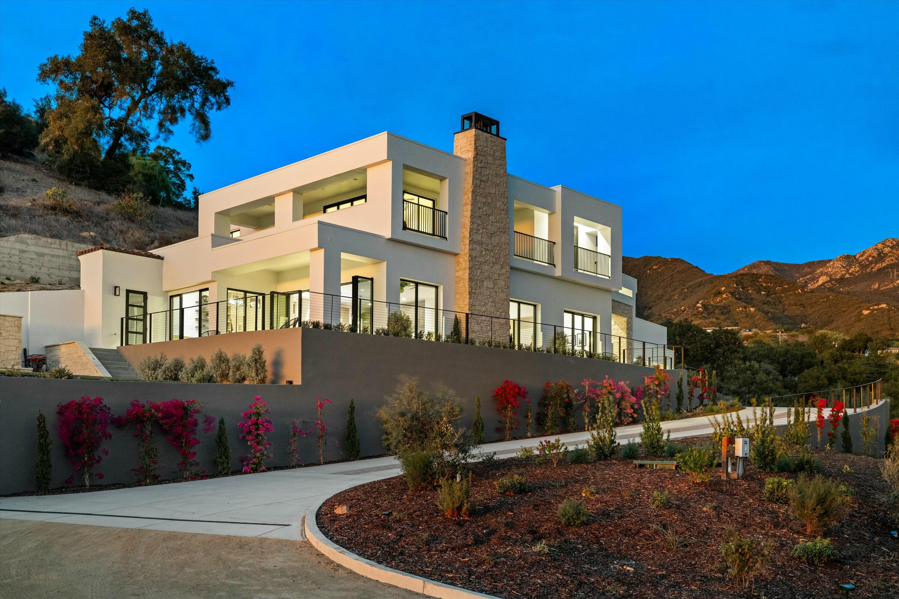 Santa Barbara, California 93105, United States, 4 Bedrooms Bedrooms, ,4 BathroomsBathrooms,Residential,Active,20220