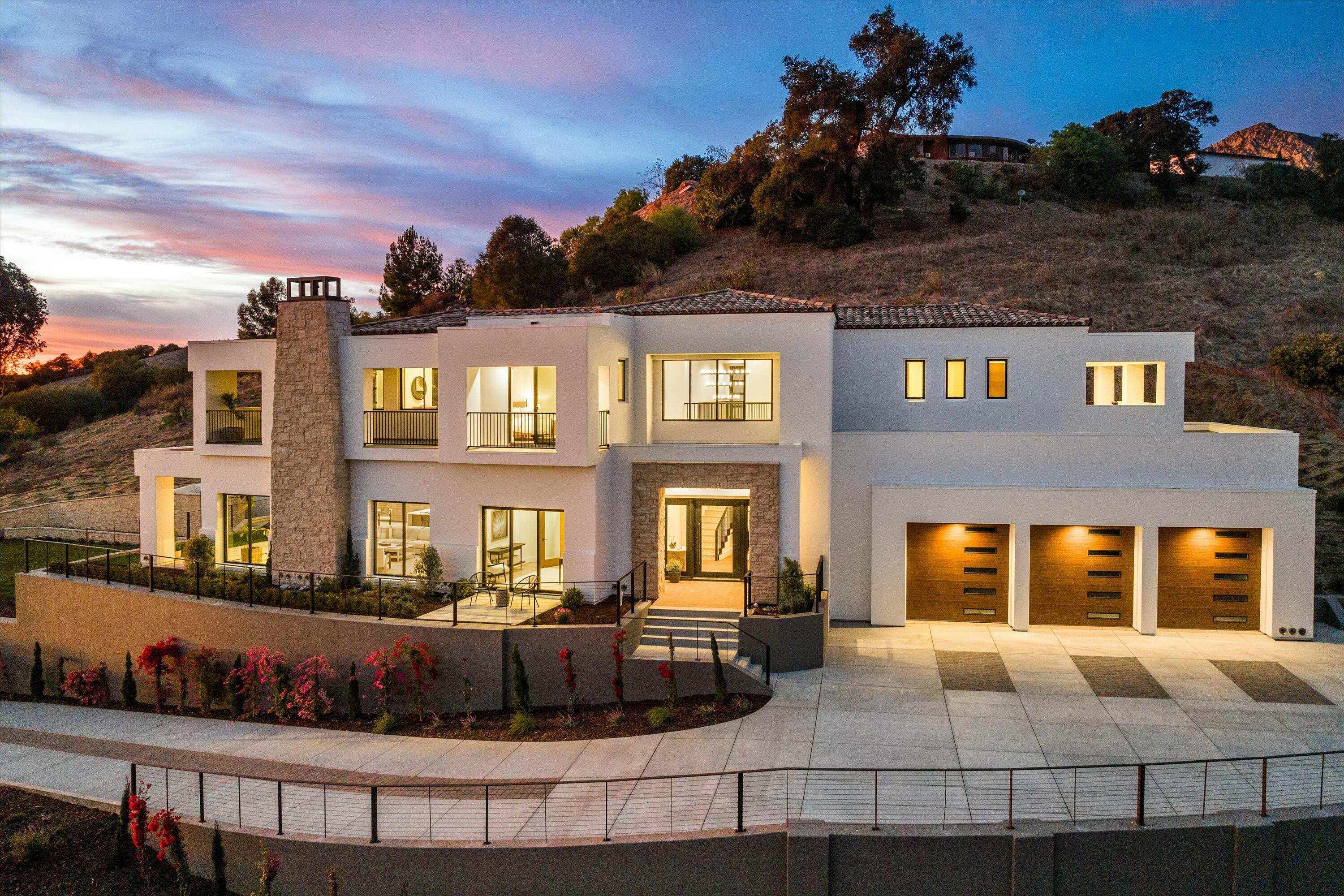 Santa Barbara, California 93105, United States, 4 Bedrooms Bedrooms, ,4 BathroomsBathrooms,Residential,Active,20220