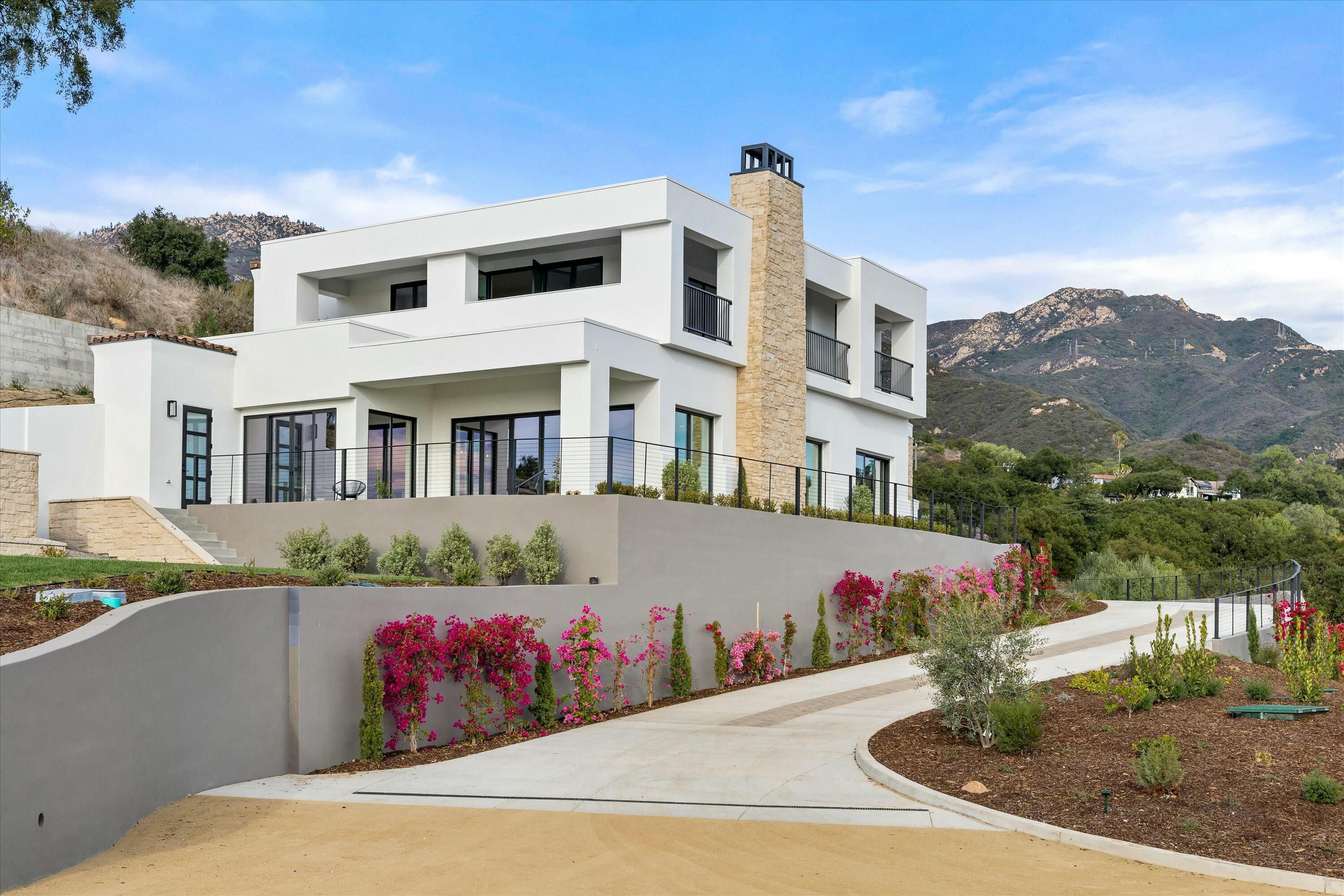 Santa Barbara, California 93105, United States, 4 Bedrooms Bedrooms, ,4 BathroomsBathrooms,Residential,Active,20220