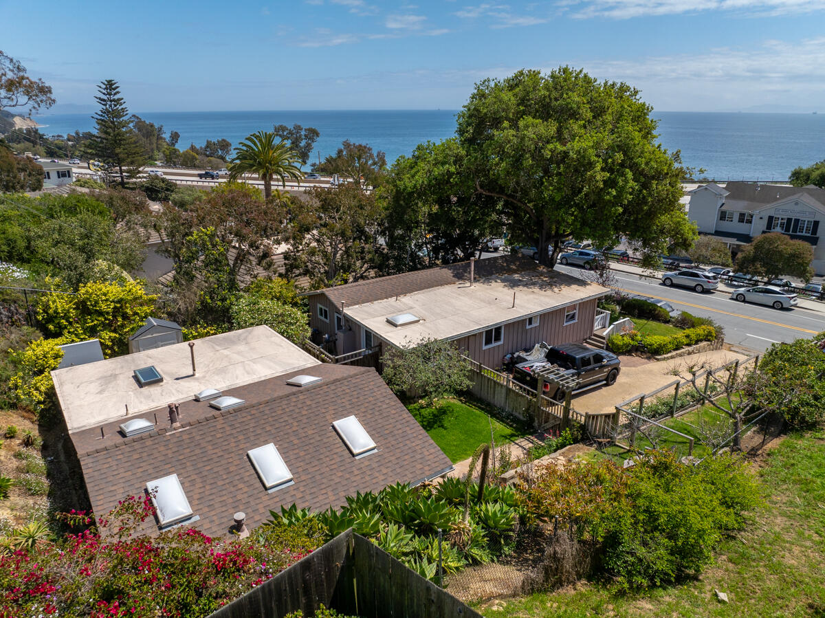 Summerland, California 93067, United States, 5 Bedrooms Bedrooms, ,2 BathroomsBathrooms,Residential,Active,177096