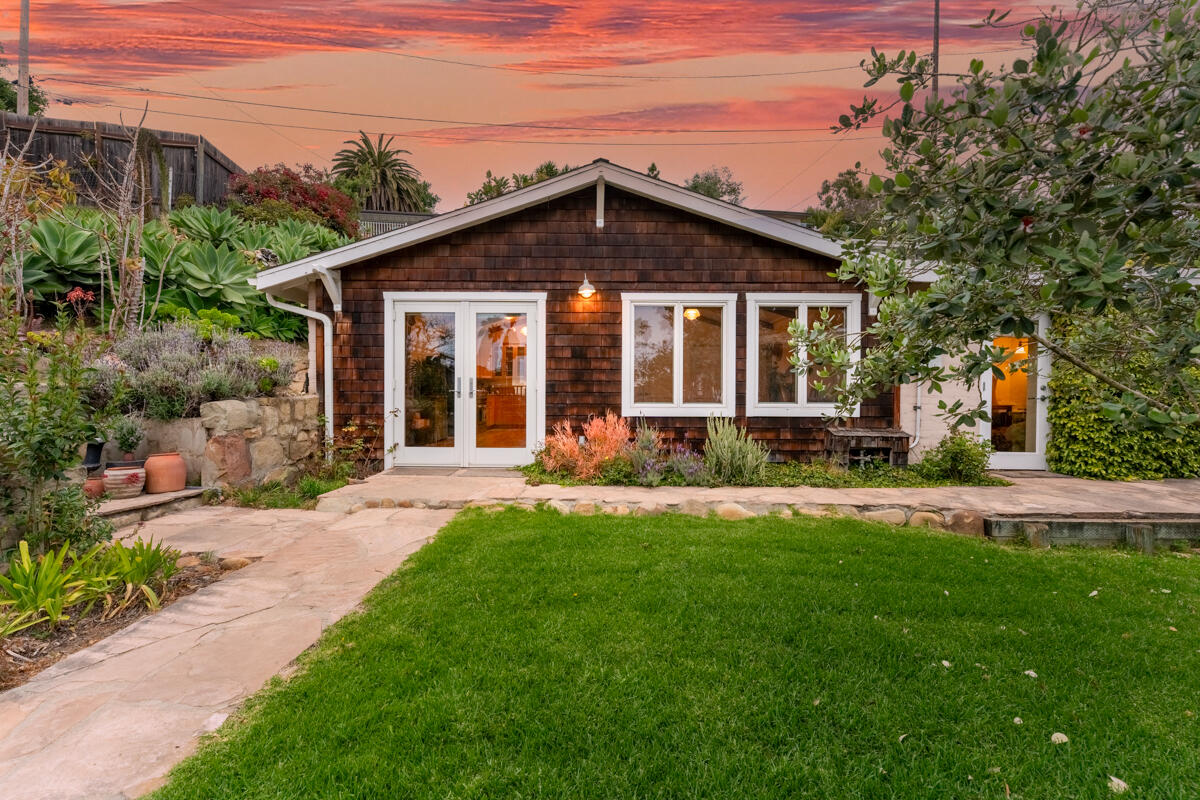 Summerland, California 93067, United States, 5 Bedrooms Bedrooms, ,2 BathroomsBathrooms,Residential,Active,177096