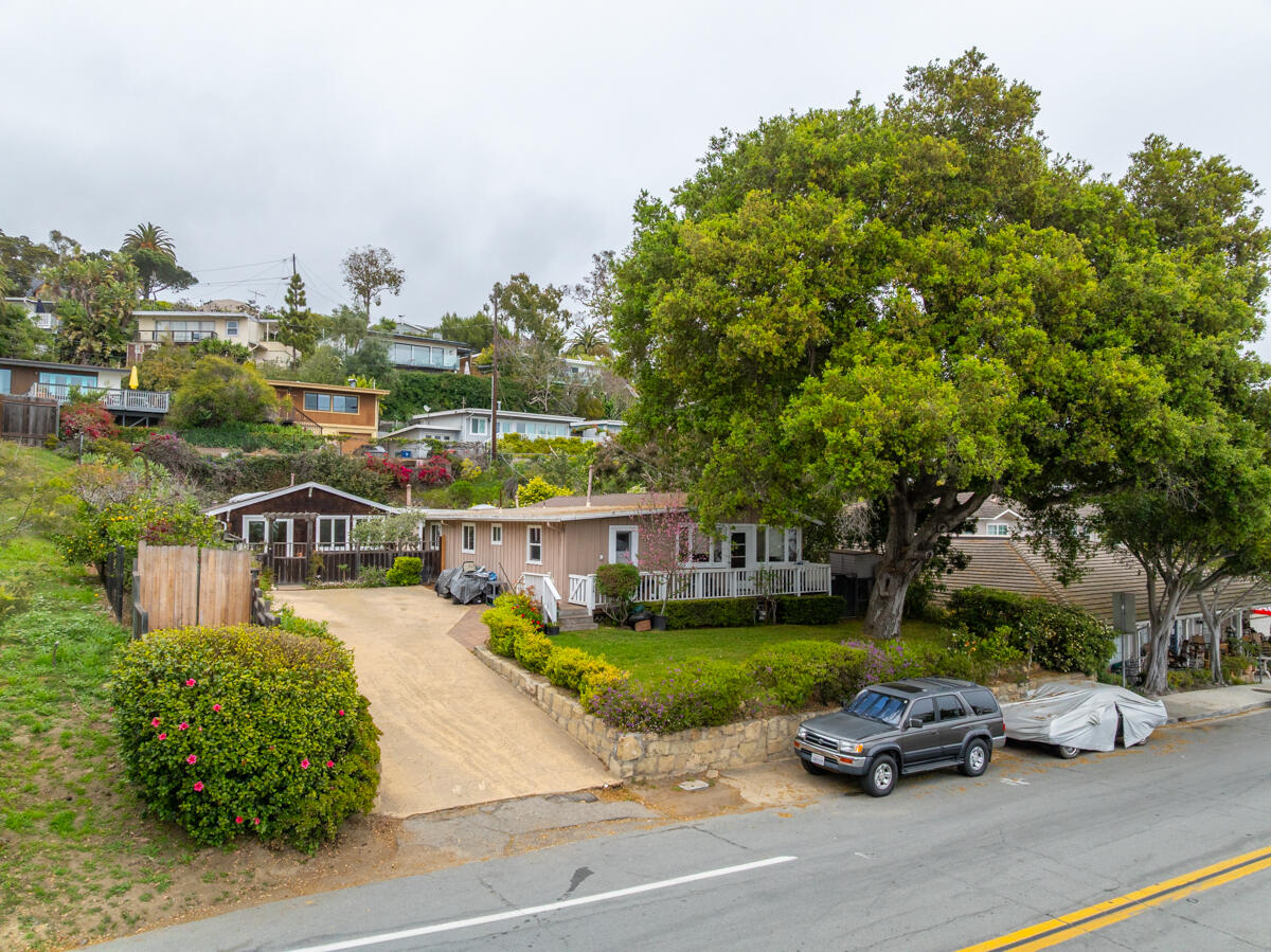 Summerland, California 93067, United States, 5 Bedrooms Bedrooms, ,2 BathroomsBathrooms,Residential,Active,177096