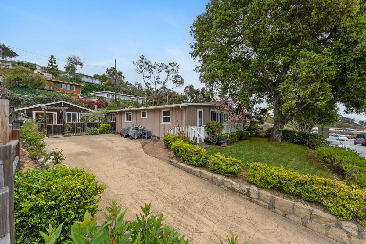 Summerland, California 93067, United States, 5 Bedrooms Bedrooms, ,2 BathroomsBathrooms,Residential,Active,177096