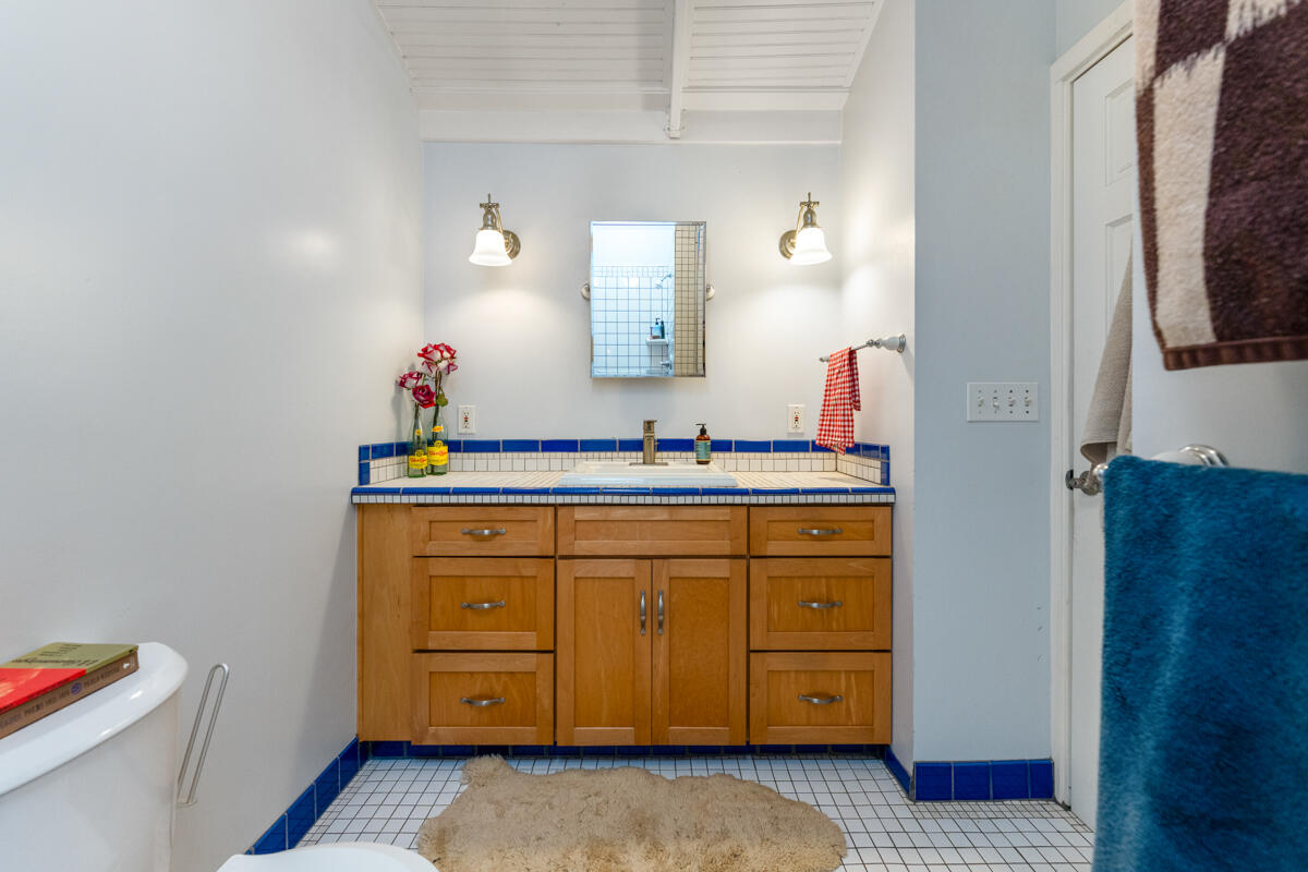 Summerland, California 93067, United States, 5 Bedrooms Bedrooms, ,2 BathroomsBathrooms,Residential,Active,177096