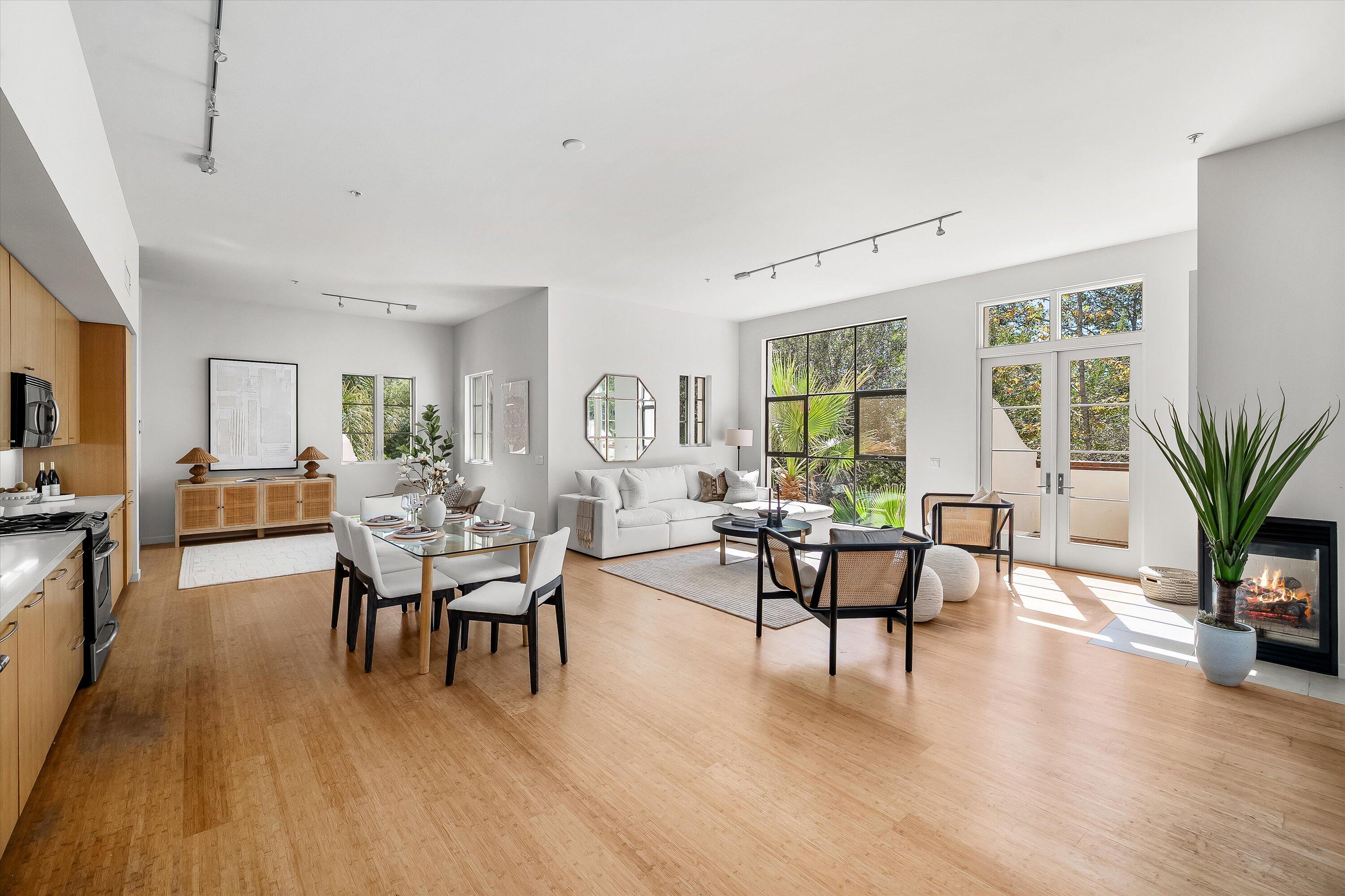 Santa Barbara, California 93101, United States, 1 Bedroom Bedrooms, ,2 BathroomsBathrooms,Residential,Active,227471