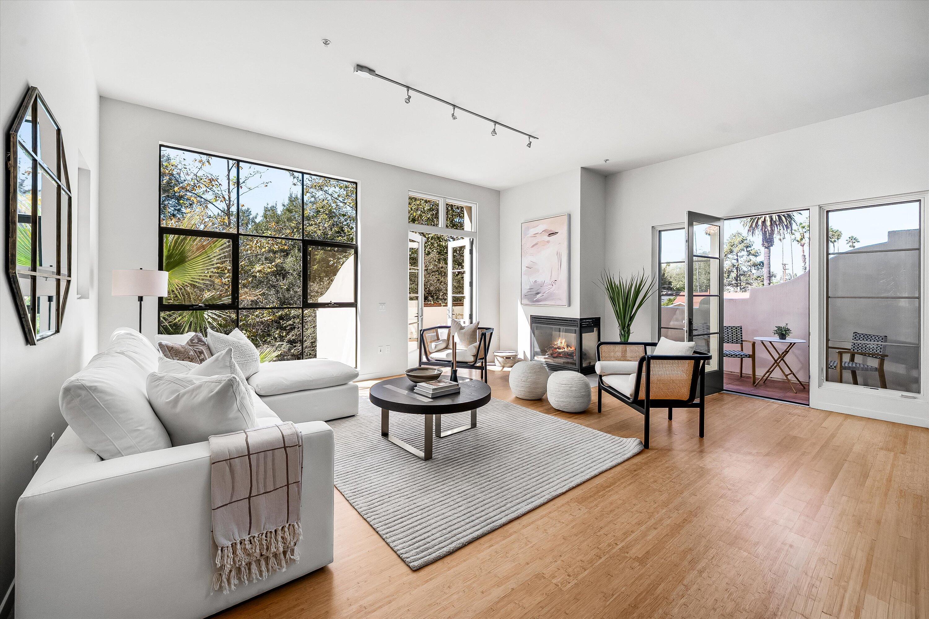 Santa Barbara, California 93101, United States, 1 Bedroom Bedrooms, ,2 BathroomsBathrooms,Residential,Active,227471