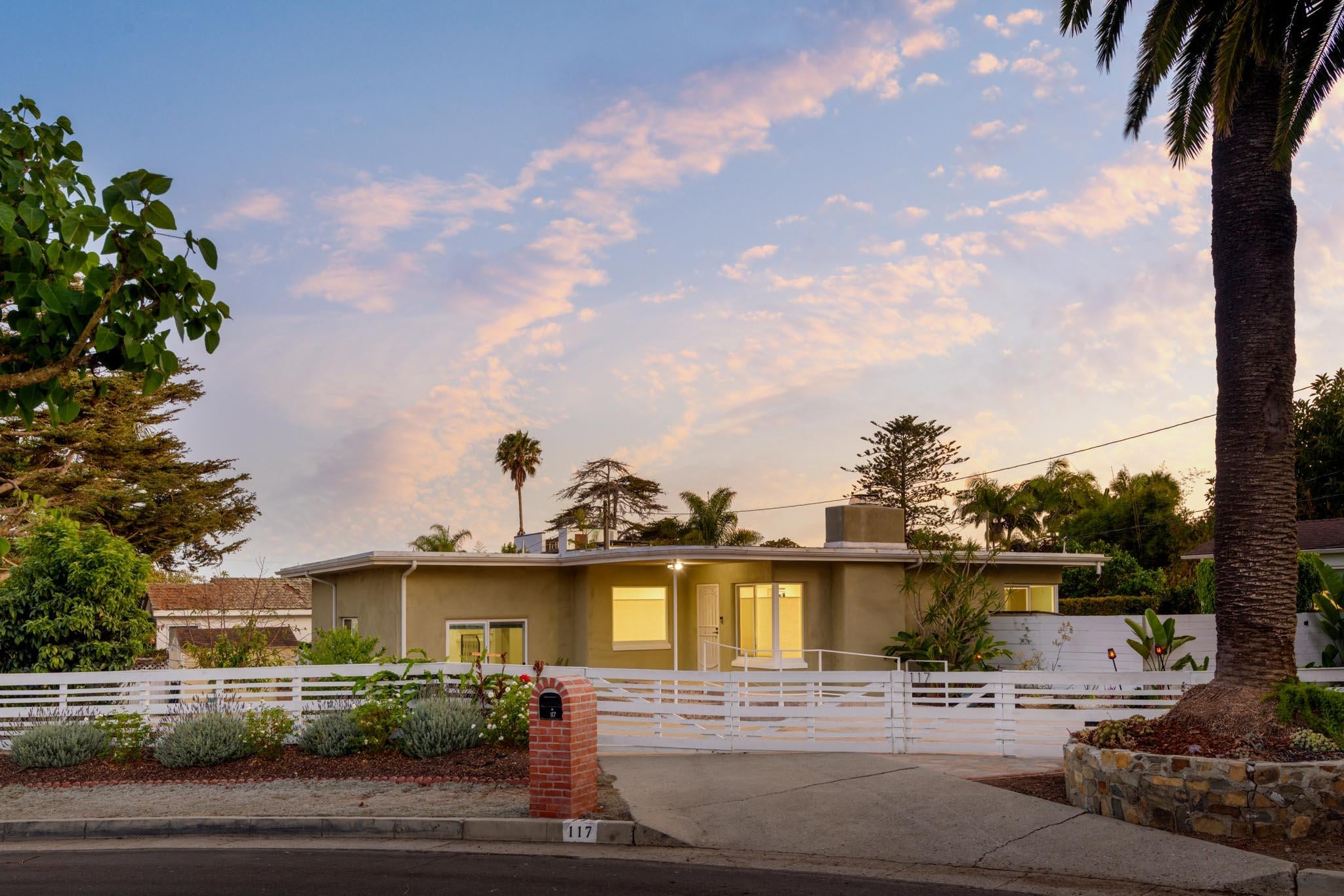117 Santa Cruz Boulevard