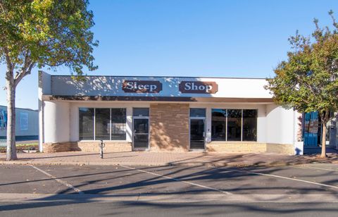 Photo of 129 S H Street, LOMPOC, CA 93436 (MLS # 25-4390)