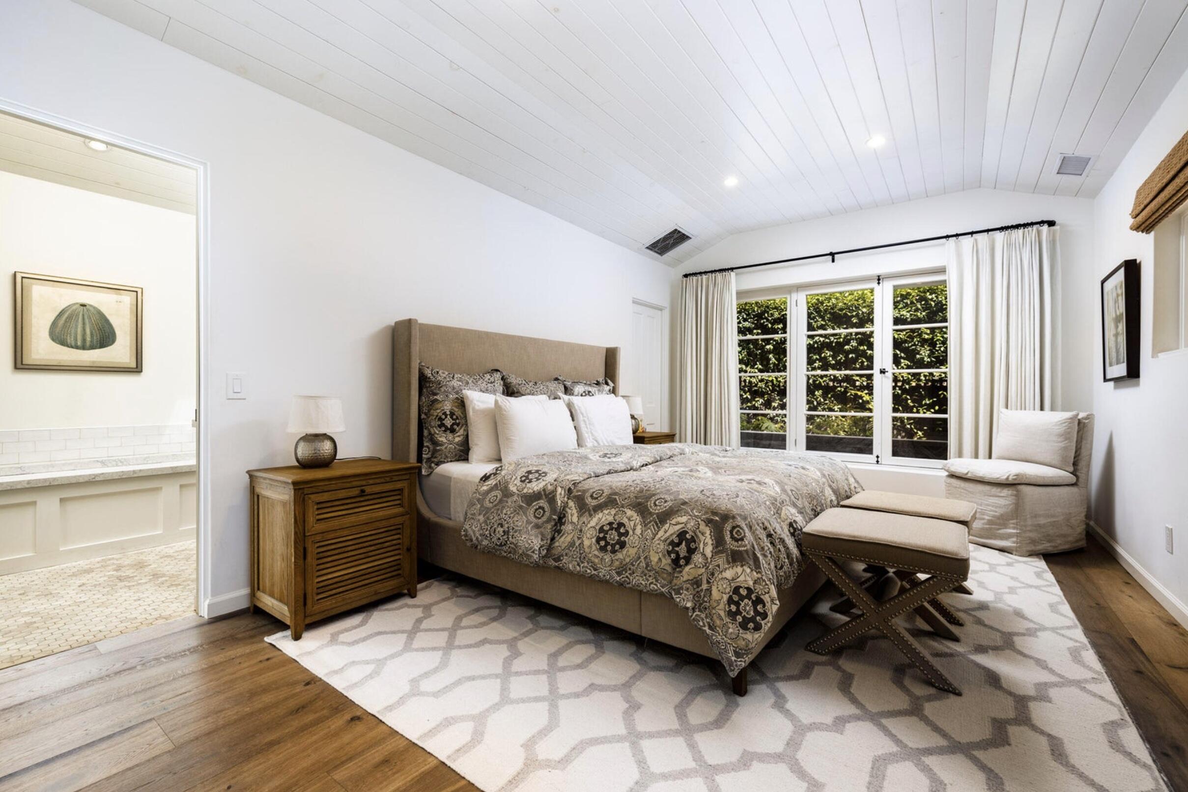 Montecito, California 93108, United States, 2 Bedrooms Bedrooms, ,2 BathroomsBathrooms,Residential,Active,96324